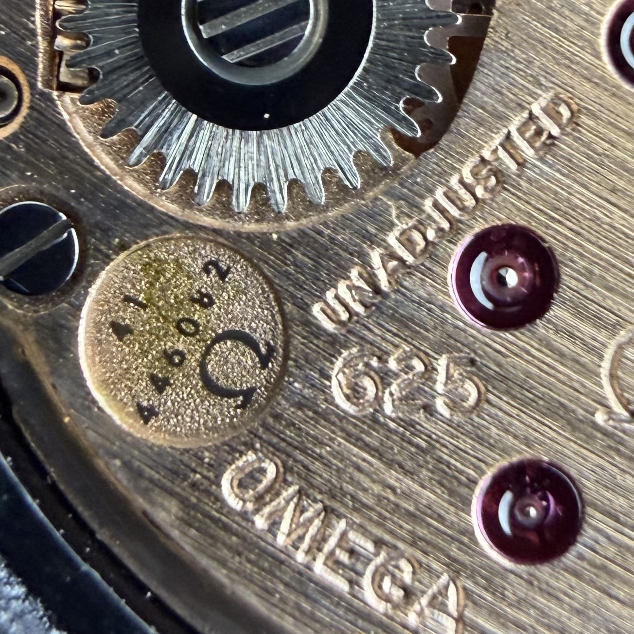 Vintage Omega De Ville Manual Wind Gold Plated 111.032 - 33mm - 1977