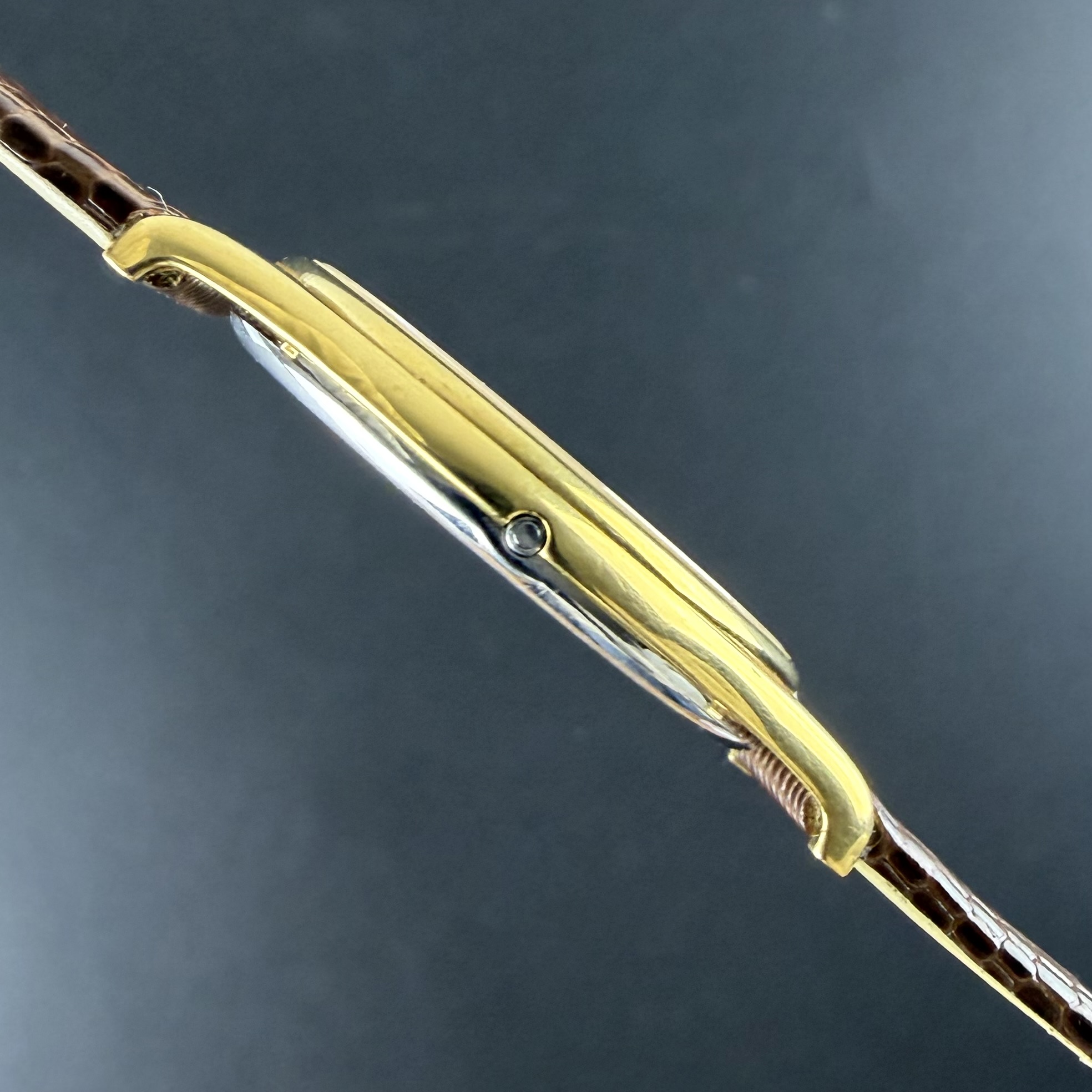 Vintage Omega De Ville Quartz Linen dial Ultra Thin 191.0077 - 33,5mm - 1979