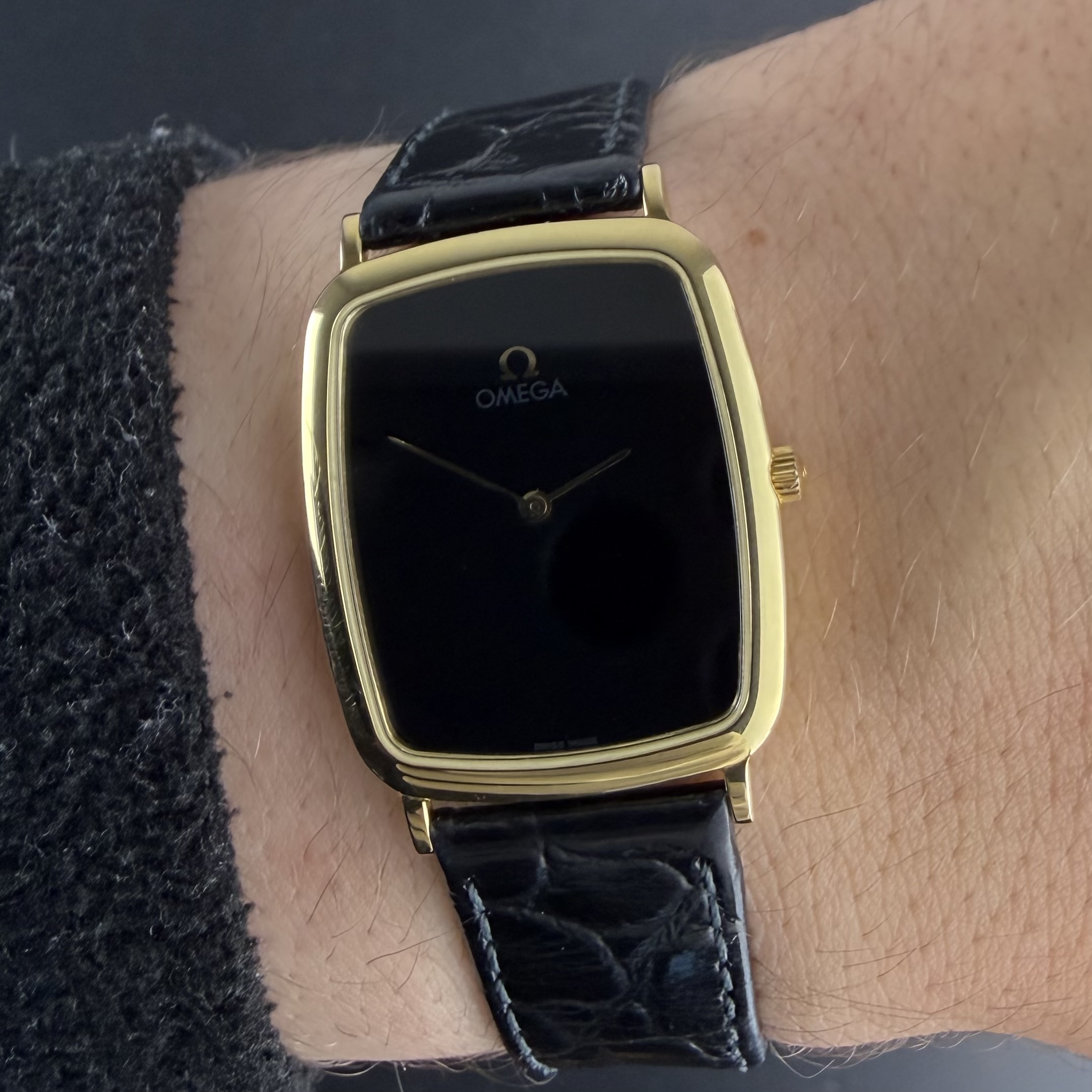 Vintage Omega De Ville Black Tonneau dial Full Set 195.0076.2 - 26mm - 1991 Box Papers