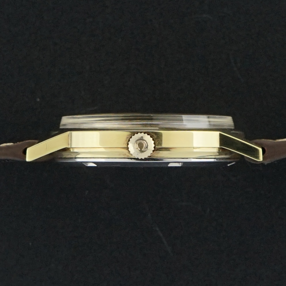 Vintage Omega Genève Manual Wind Gold Plated Sunburst 136.0099 - 35mm - 1972