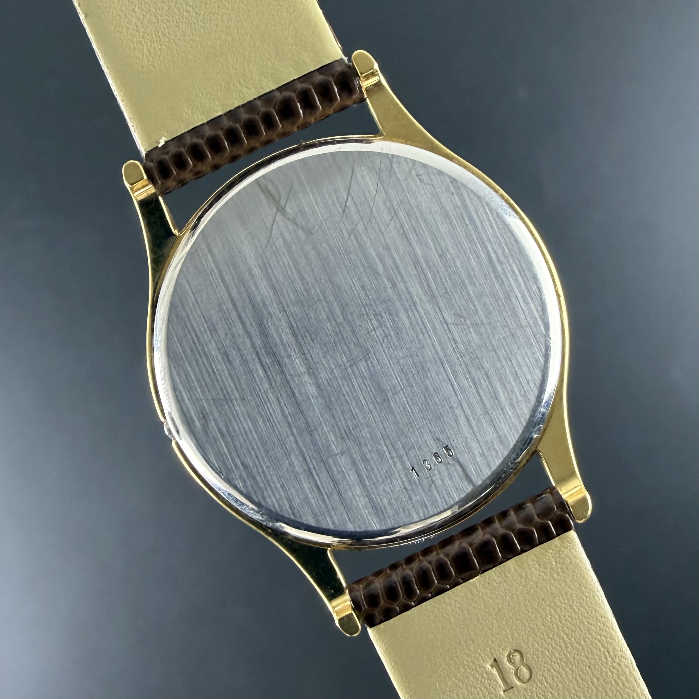 Vintage Omega De Ville Quartz Linen dial Ultra Thin 191.0077 - 33,5mm - 1979