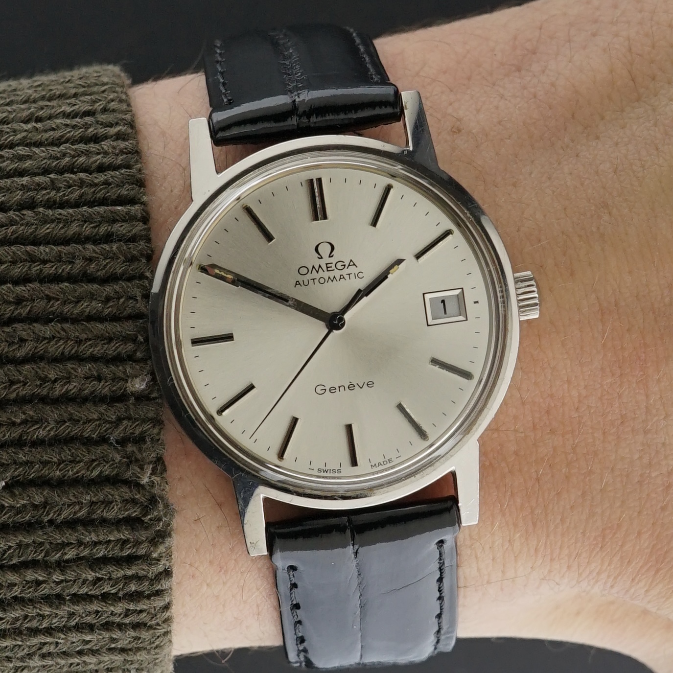 Vintage Omega Genève Automatic Date Sunburst 166.0163 - 35mm - 1973