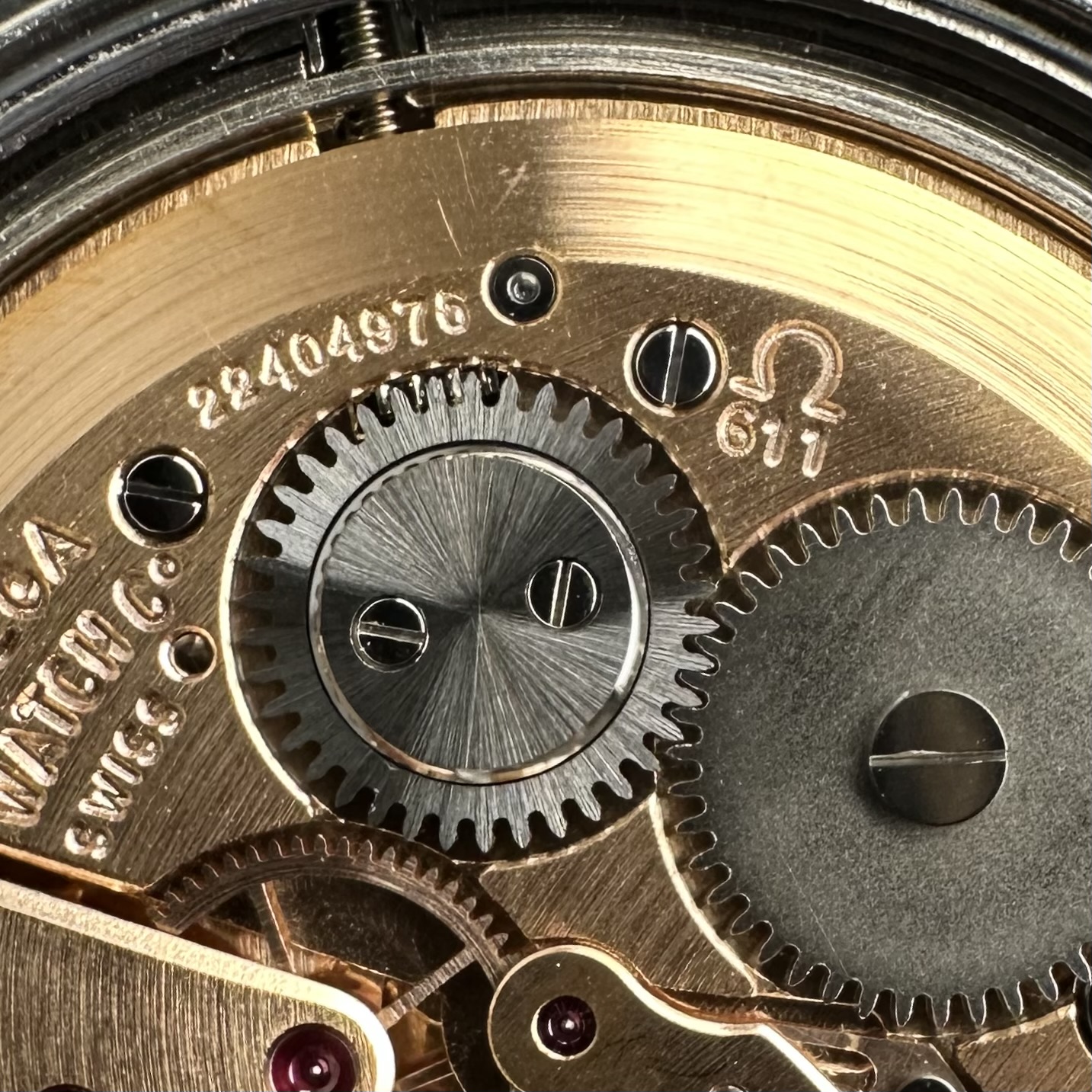 Vintage Omega Genève Date Manual Wind 136.011 - 34,5mm - 1965