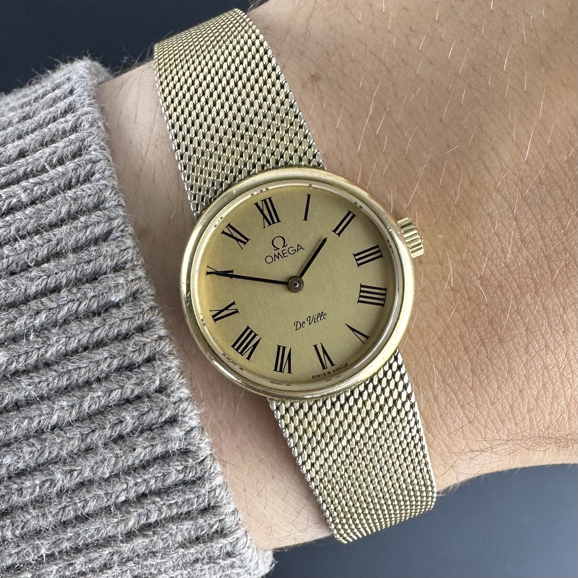 Vintage Omega De Ville Lady Gold Plated Roman dial on Mesh 711.2075 - 23mm - 1978