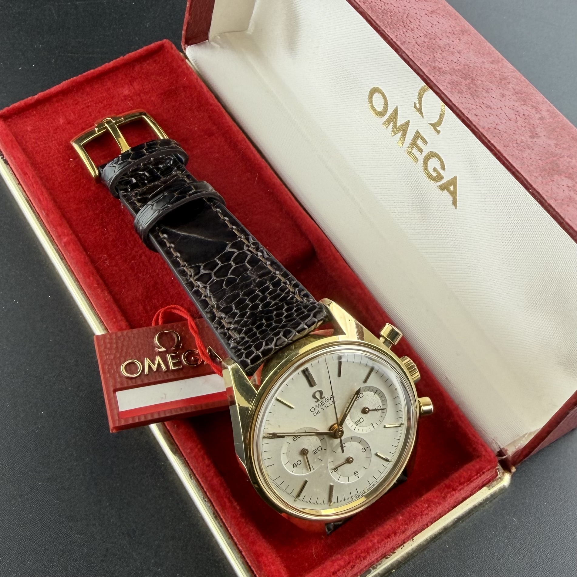 Vintage Omega De Ville Chronograph Manual Wind 145.018 - 35mm - 1968