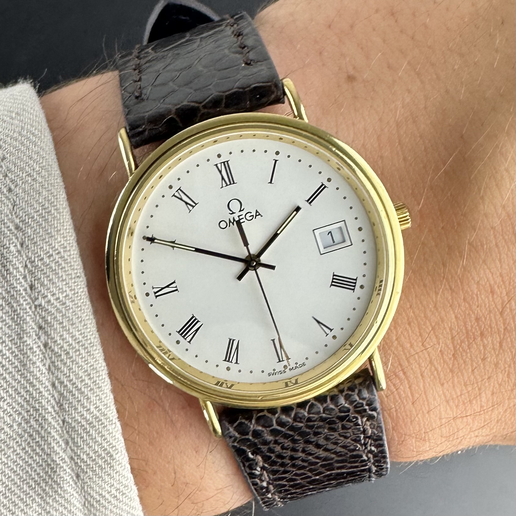Vintage Omega 18k Solid Yellow Gold Quartz 196.750 - 32,5mm - 1991 Box Papers