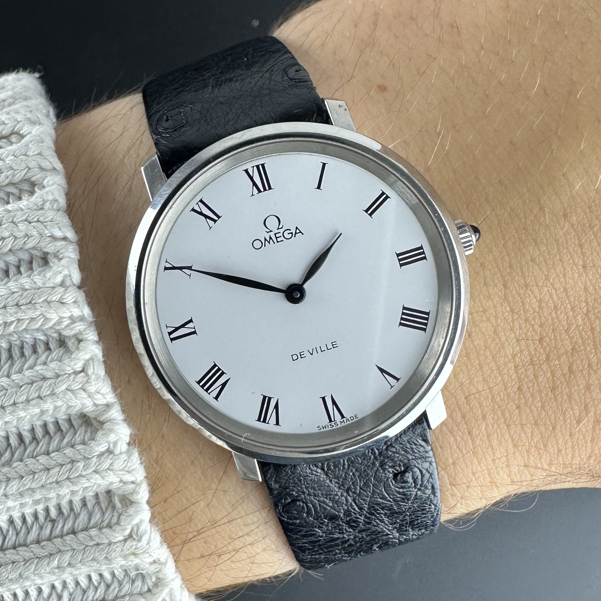 Vintage Omega De Ville Roman Numerals 111.0107 - 33mm - 1976 + Box 