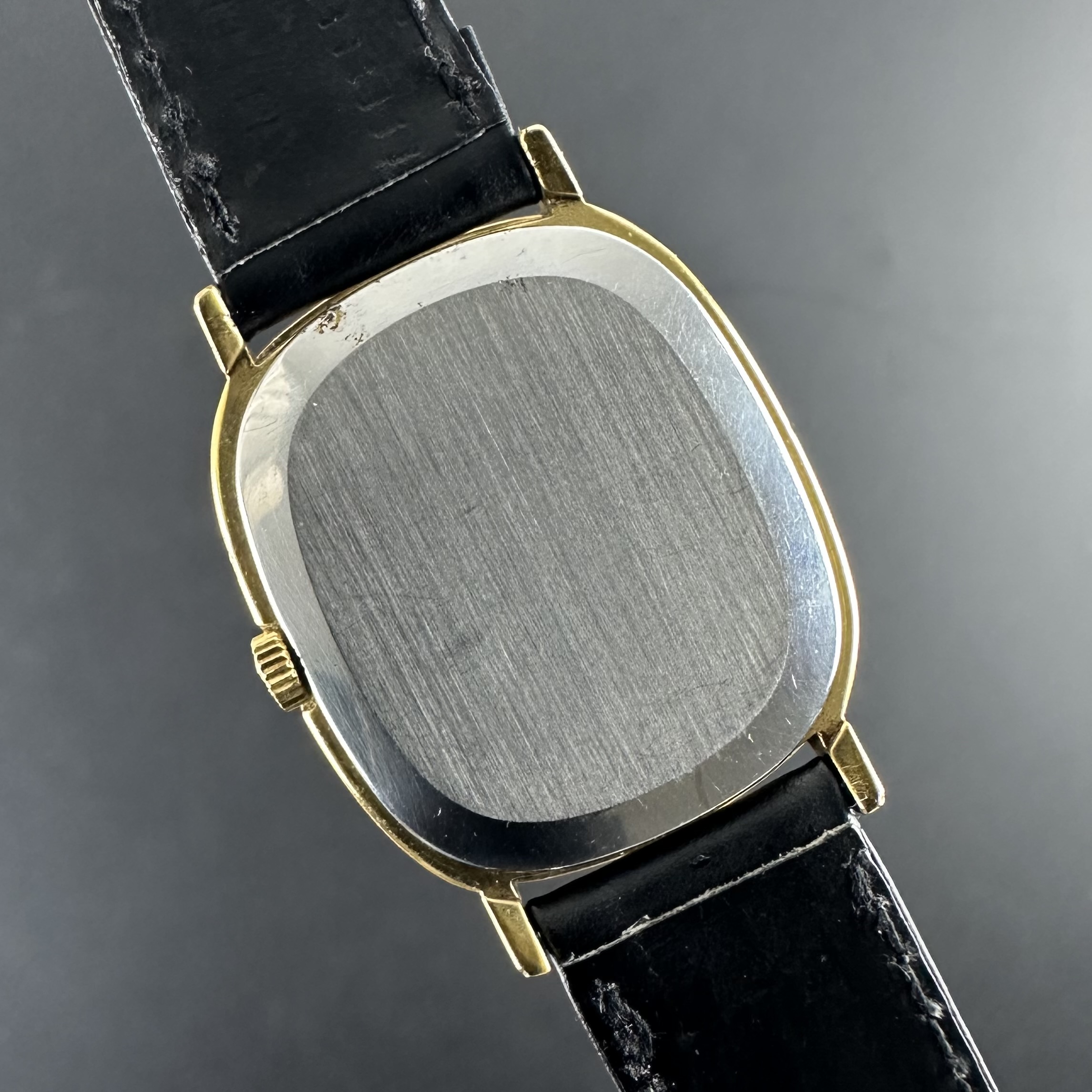 Vintage Omega De Ville Round Tank Roman Numerals 511.0472 - 27mm - 1974