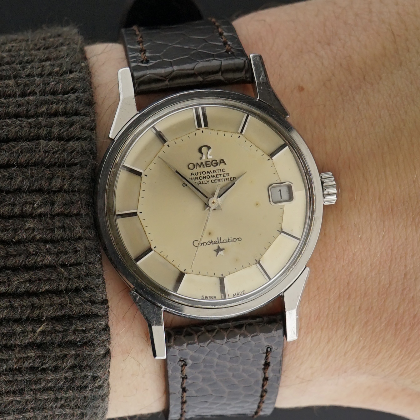 Vintage Omega Constellation Chronometer “Pie Pan” “Dog Leg” Patina dial 168.005 - 34mm - 1971