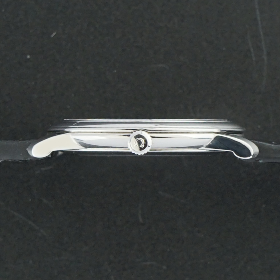 Vintage Omega De Ville Prestige Black dial Manual Wind 125.0050 - 34,5mm - 1993