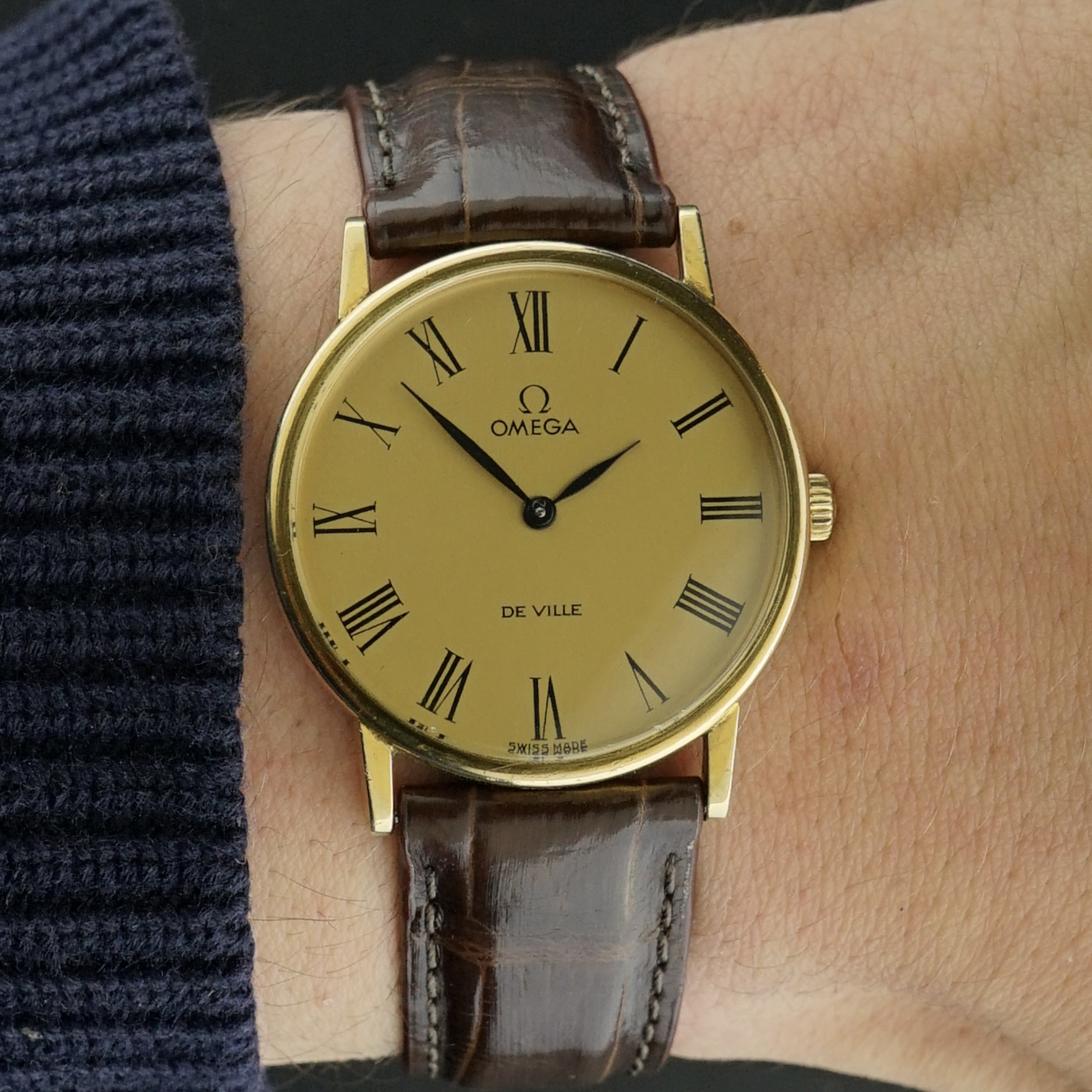 Vintage Omega De Ville Roman Numerals Manual Wind 111.140 - 32mm - 1975