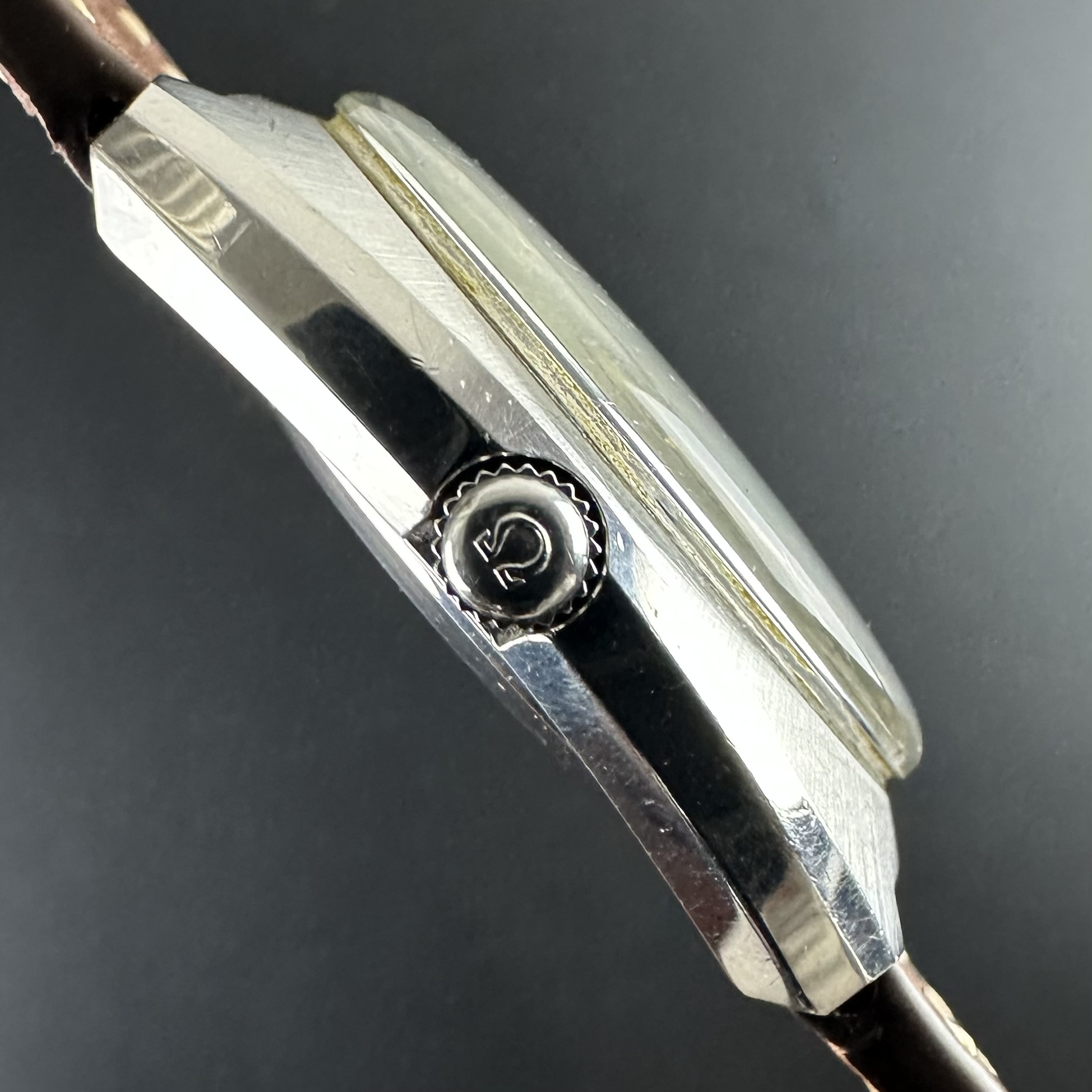 Vintage Omega De Ville Square Cushion 166.053 - 36,5mm - 1970
