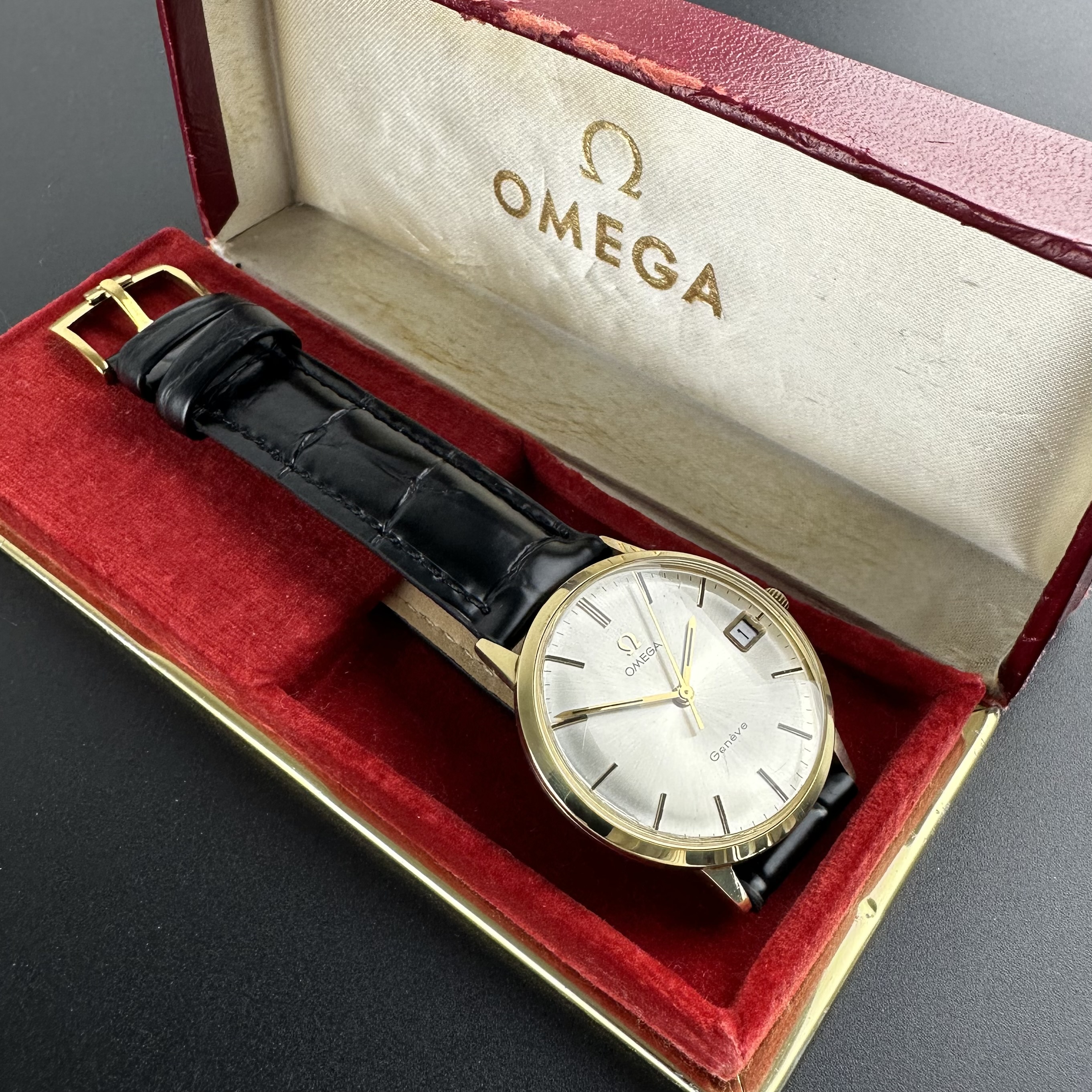 Vintage Omega Genève 14k Solid Yellow Gold Manual Wind 132.041 - 33mm - 1970 + Box