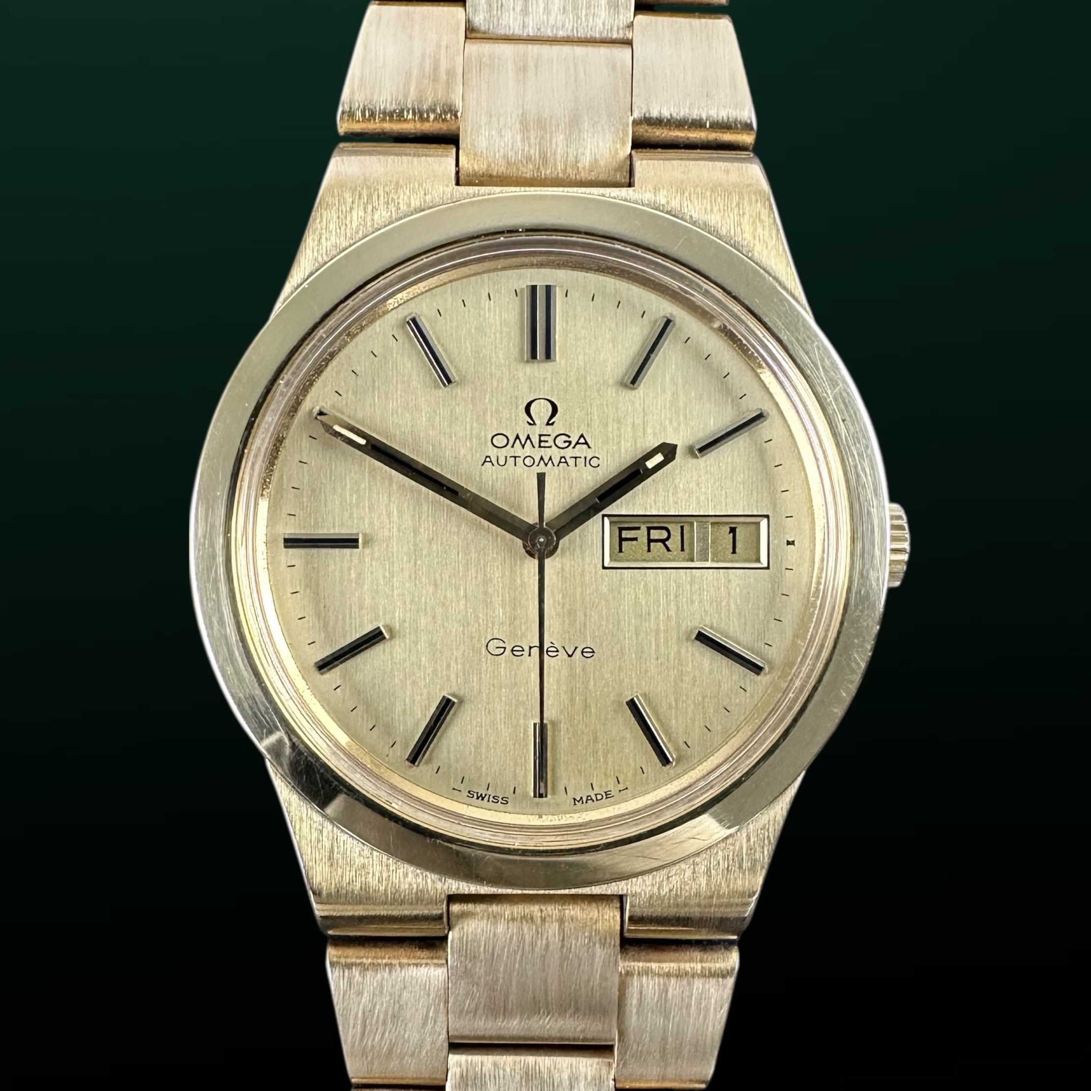 Vintage Omega Genève DayDate Gold Plated on Bracelet 166.0174 - 36,5mm - 1975