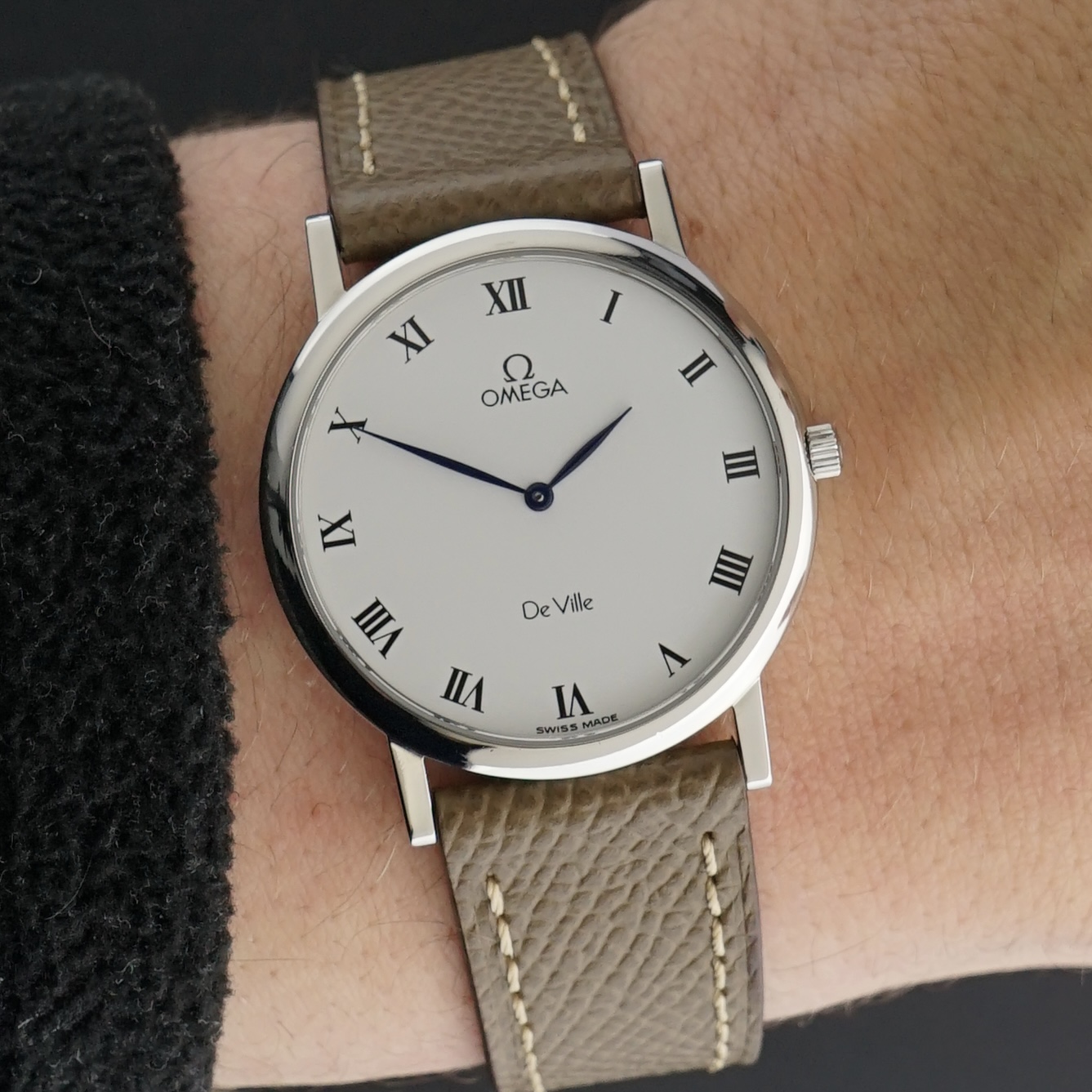 Vintage Omega De Ville Quartz Roman Numerals Ultra Thin 195.2378 - 32,5mm - 1998