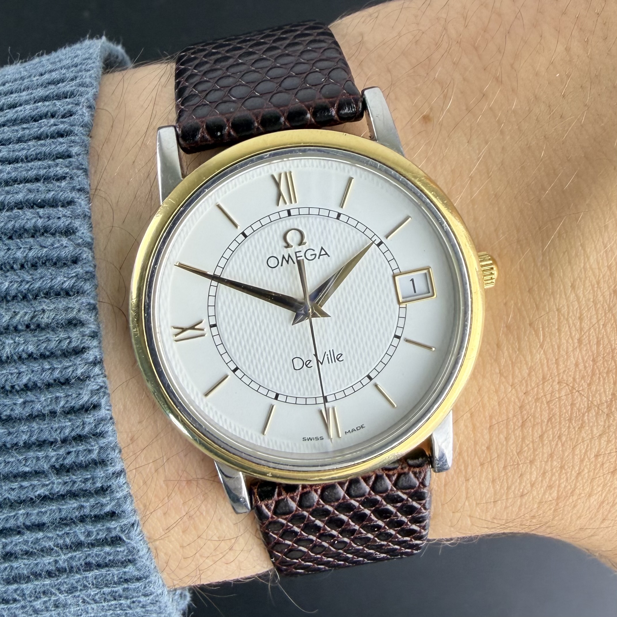 Vintage Omega De Ville Quartz 18k Solid Yellow Gold Bezel 196.2532 - 33mm - 1998 Box Papers