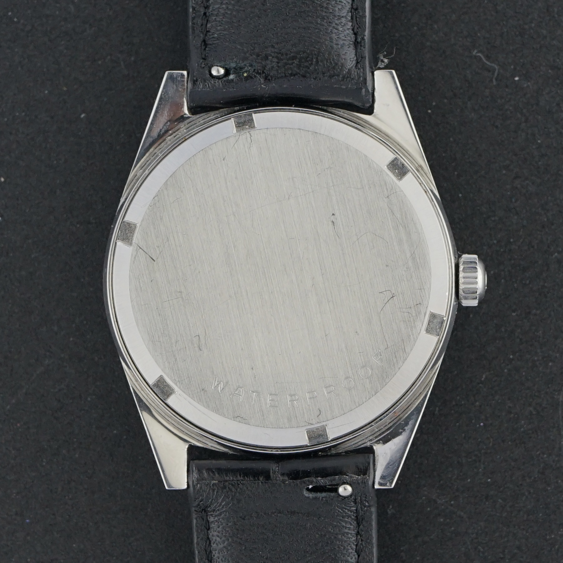 Vintage Omega Genève Manual Wind White Sunburst Date 136.041 - 34,5mm - 1969