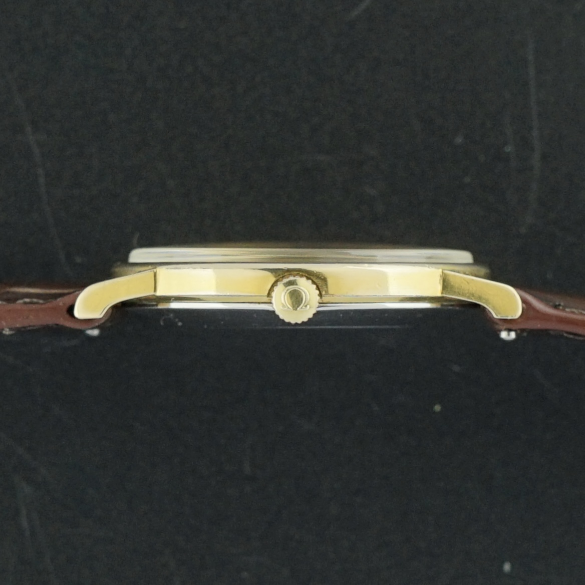 Vintage Omega De Ville Roman Numerals Manual Wind 111.140 - 32mm - 1975