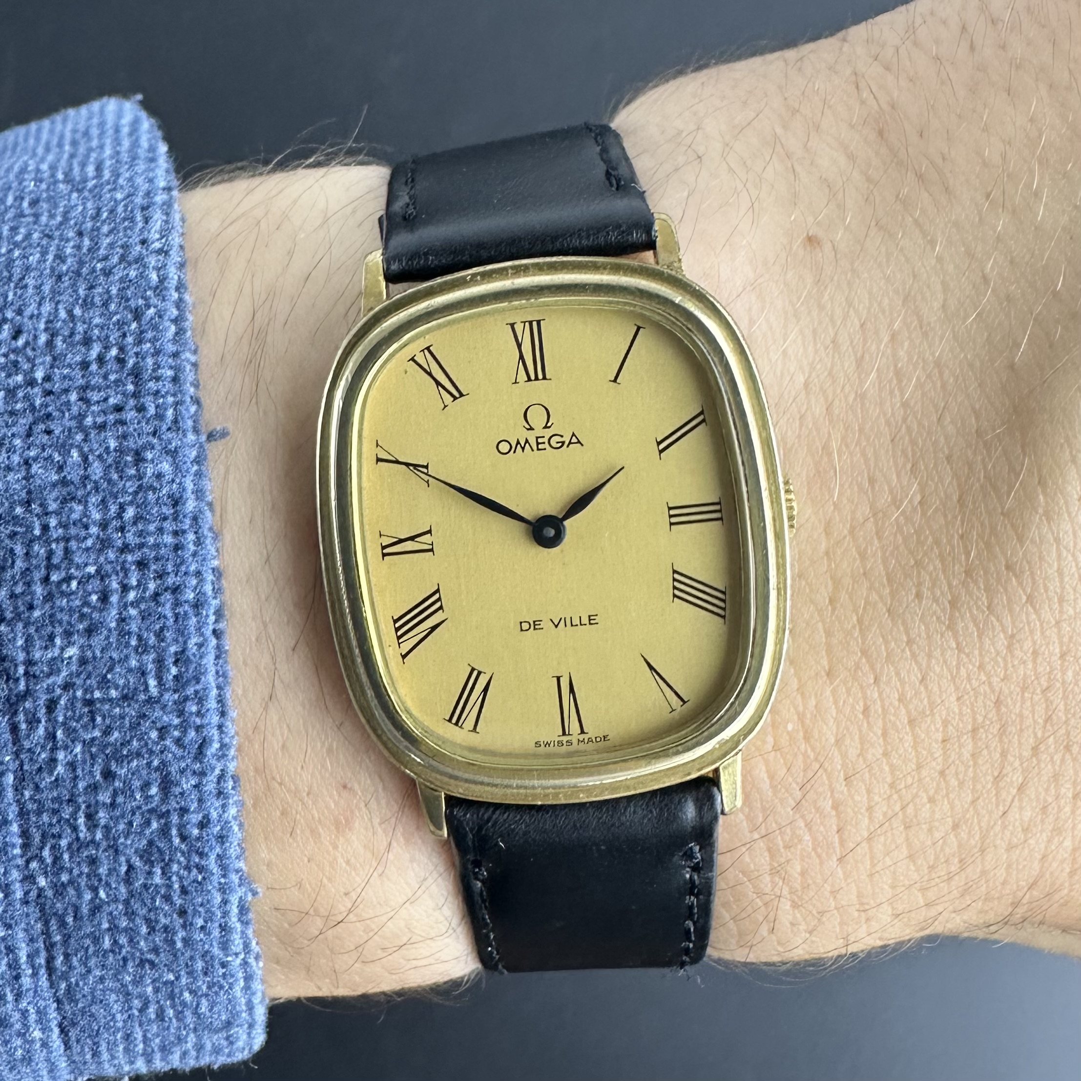 Vintage Omega De Ville Round Tank Roman Numerals 511.0472 - 27mm - 1974