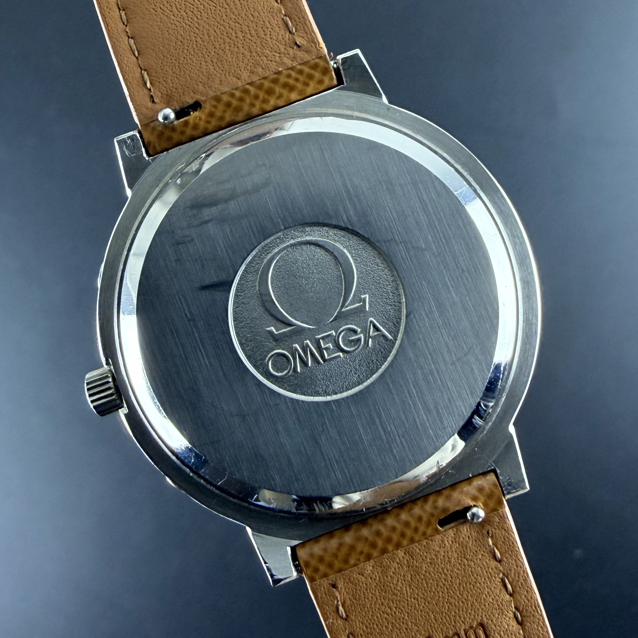 Vintage Omega DayDate Quartz Gray dial Megaquartz 196.0058 - 38mm - 1973