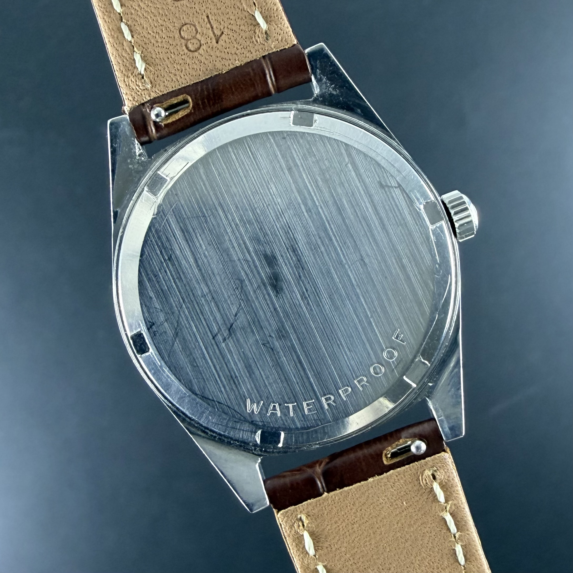 Vintage Omega Genève Manual Wind No-Date White Sunburst 135.041 - 34,5mm - 1969