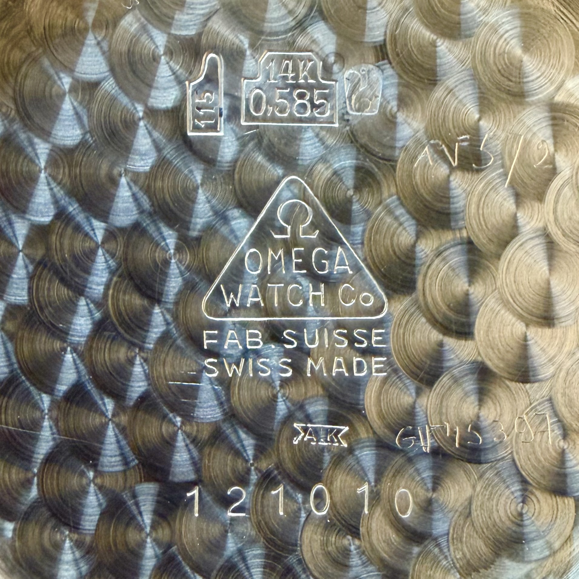 Vintage Omega Small Seconds 14k Solid Yellow Gold 121.010 - 34mm - 1962