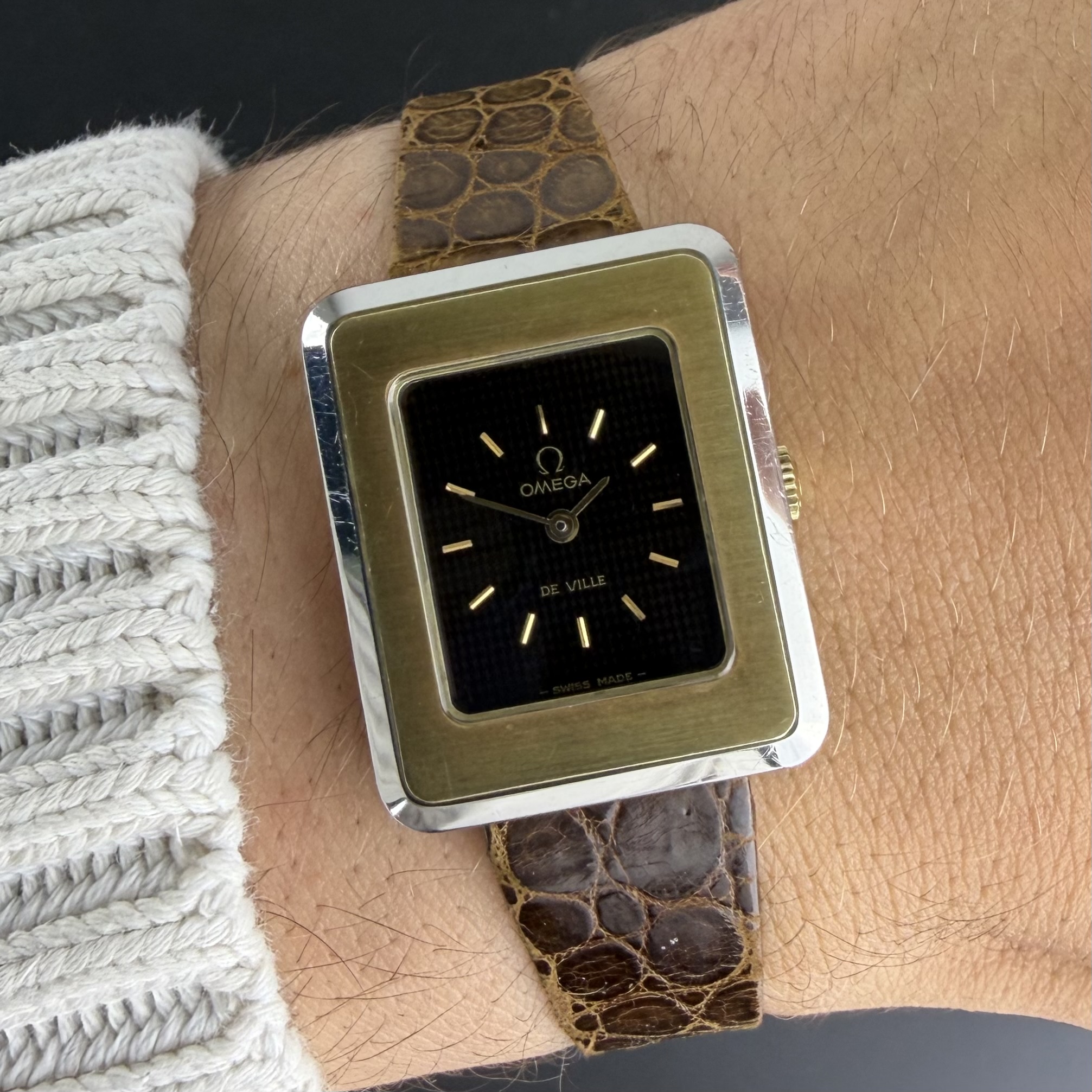 Vintage Omega De Ville Pave d’Or Lady 14k Solid Yellow Gold Bezel 23mm - 511.0511 - 1975