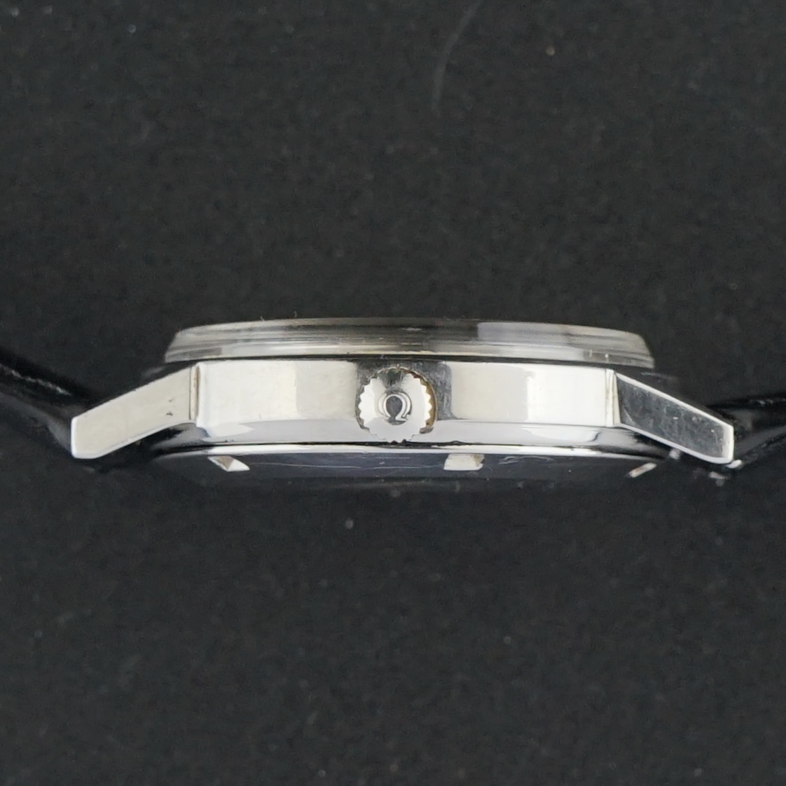 Vintage Omega Genève Automatic Date Sunburst 166.0163 - 35mm - 1973