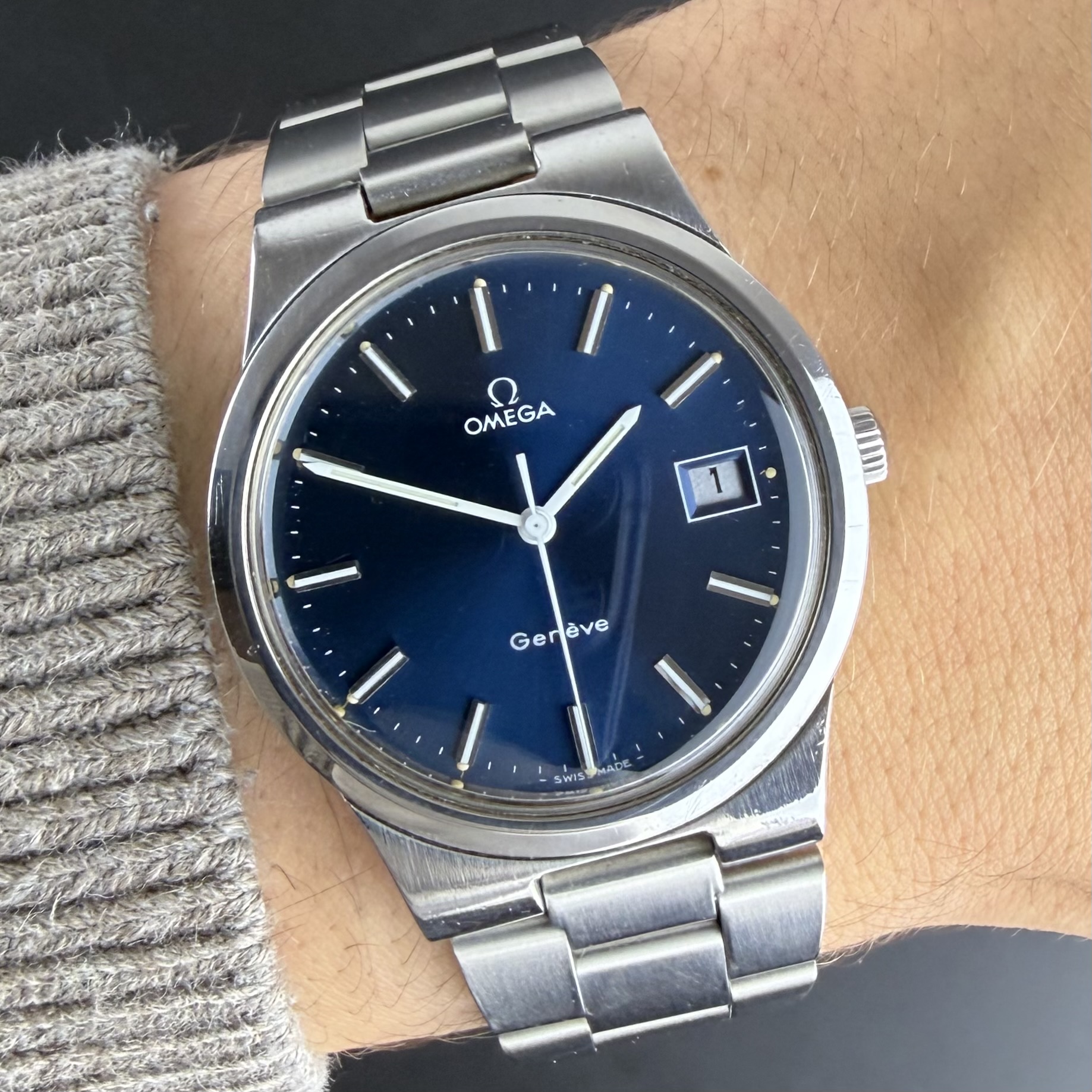 Vintage Omega Genève Blue Sunburst Dial Manual Wind 136.0103 - 36mm - 1974