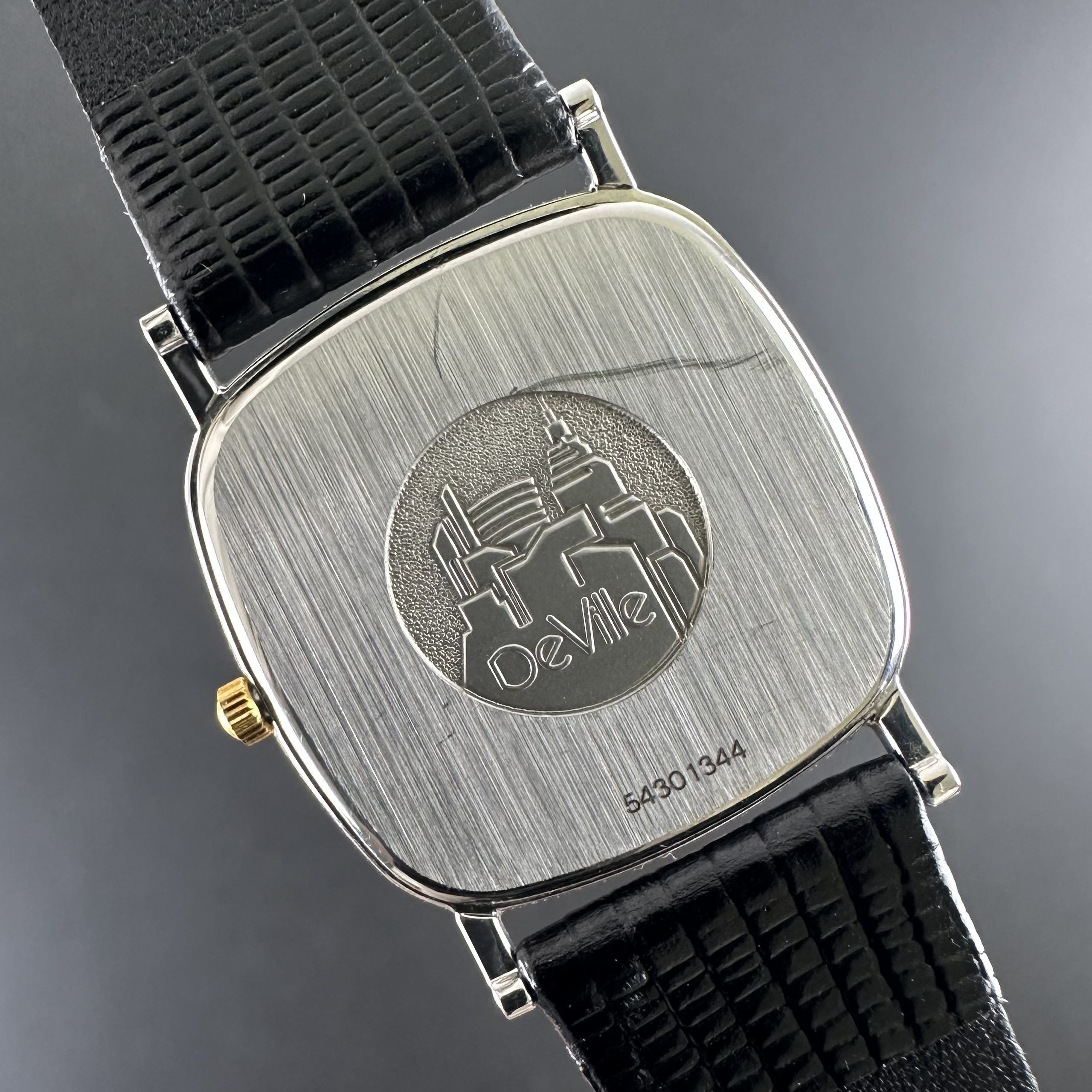 Vintage Omega De Ville Quartz Square case Ultra Thin 195.3378 - 30mm - 1993