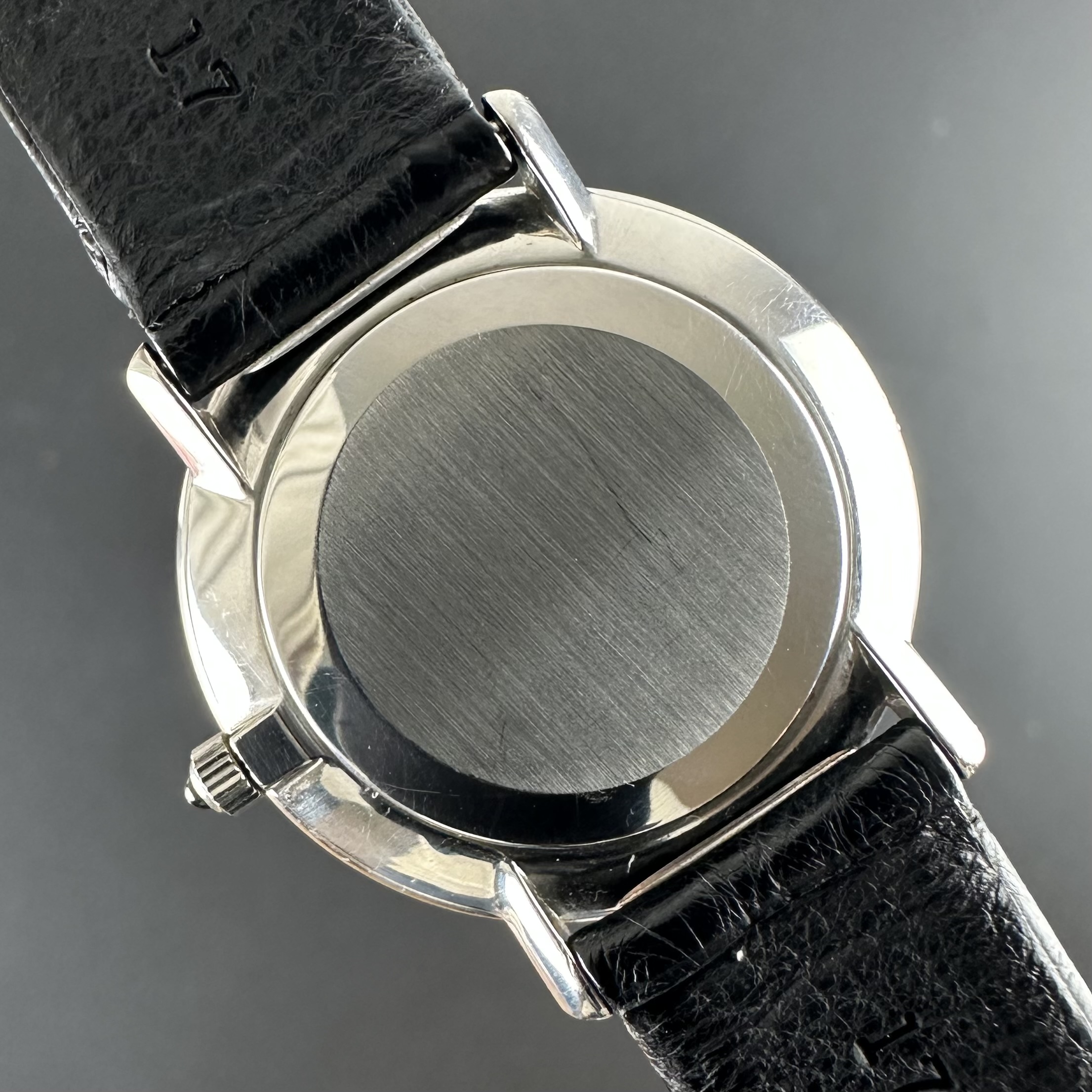 Vintage Omega De Ville Roman Numerals 111.0107 - 33mm - 1976 + Box 