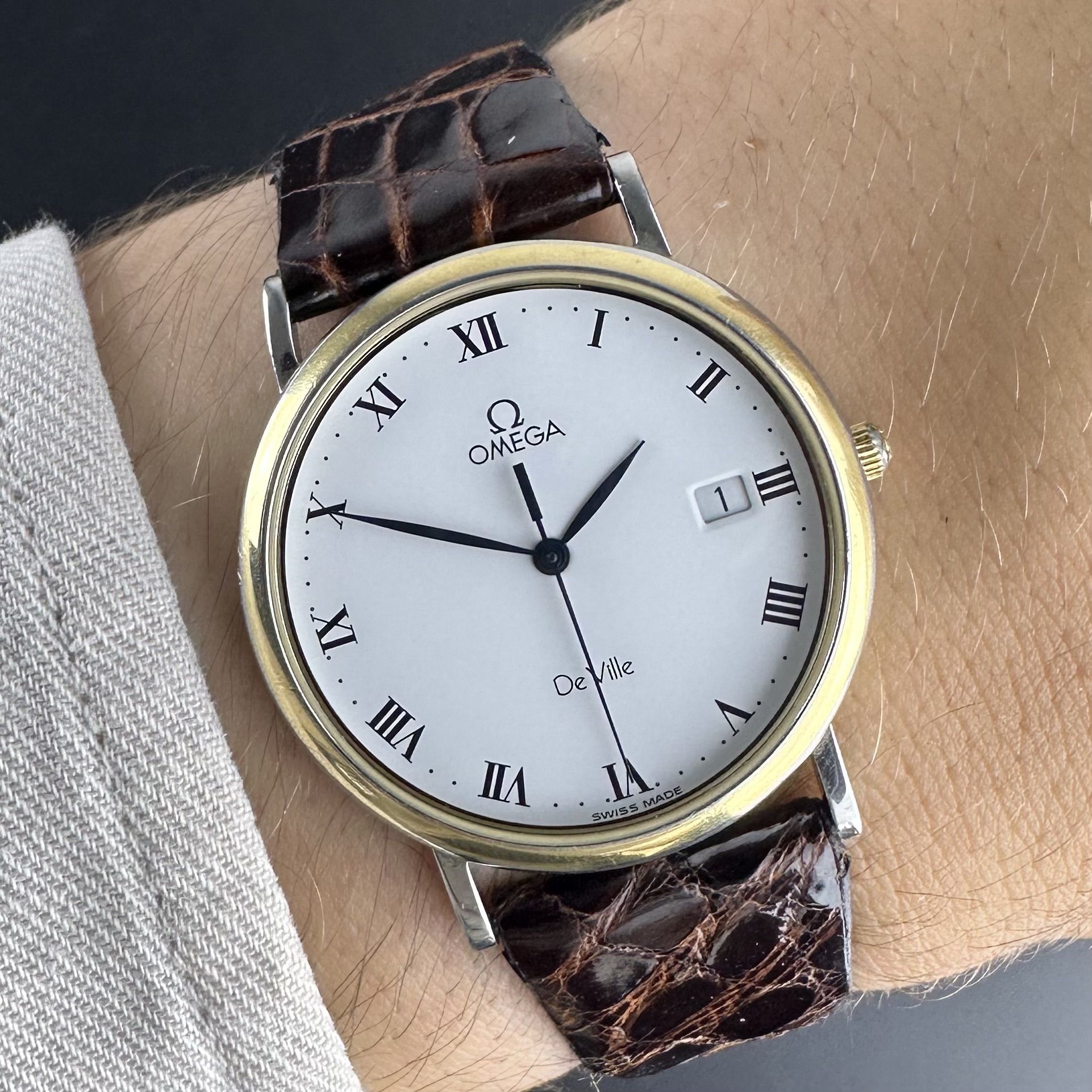 Vintage Omega De Ville Quartz Roman Numerals 196.2430 - 32,5mm - 1991