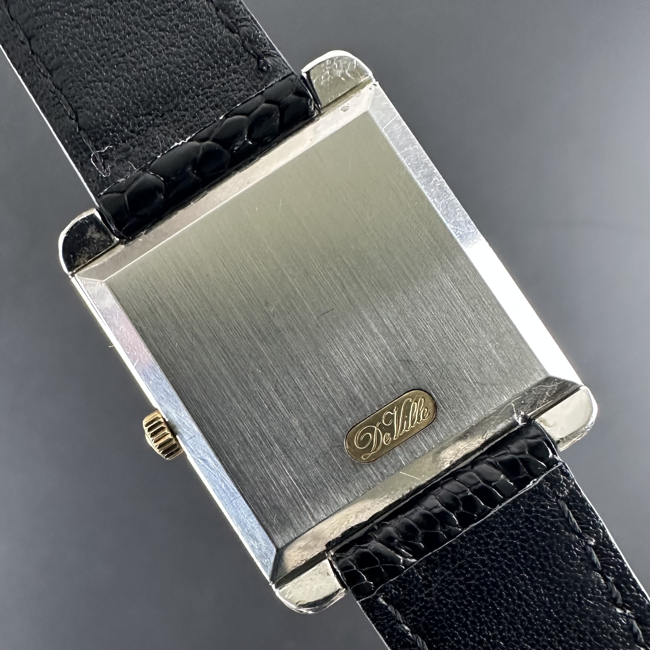 Vintage Omega De Ville Pave D’or “Clous de Paris” Tank 111.0136 - 29mm - 1975
