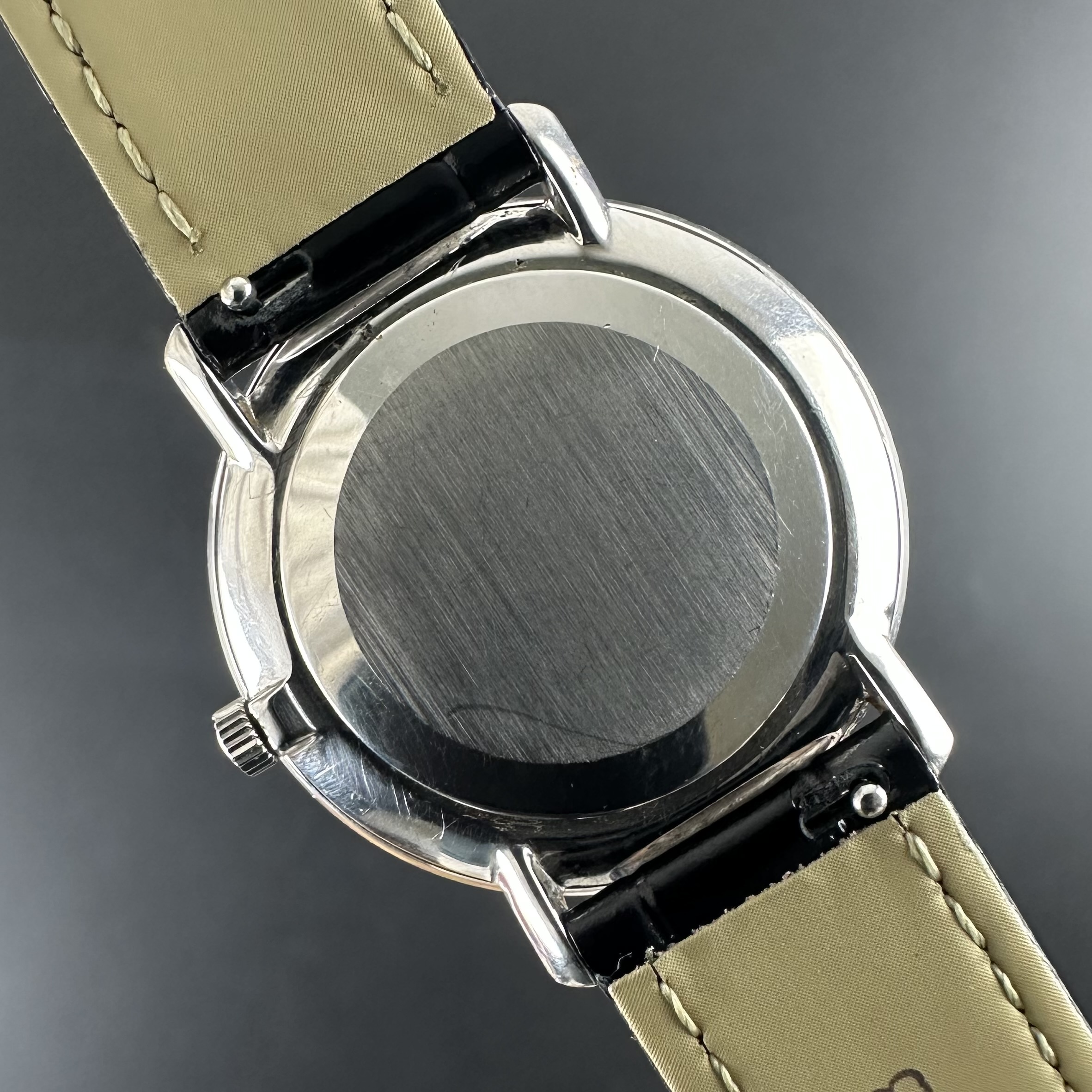 Vintage Omega De Ville Roman Numerals Manual Wind 111.077 - 33mm - 1970