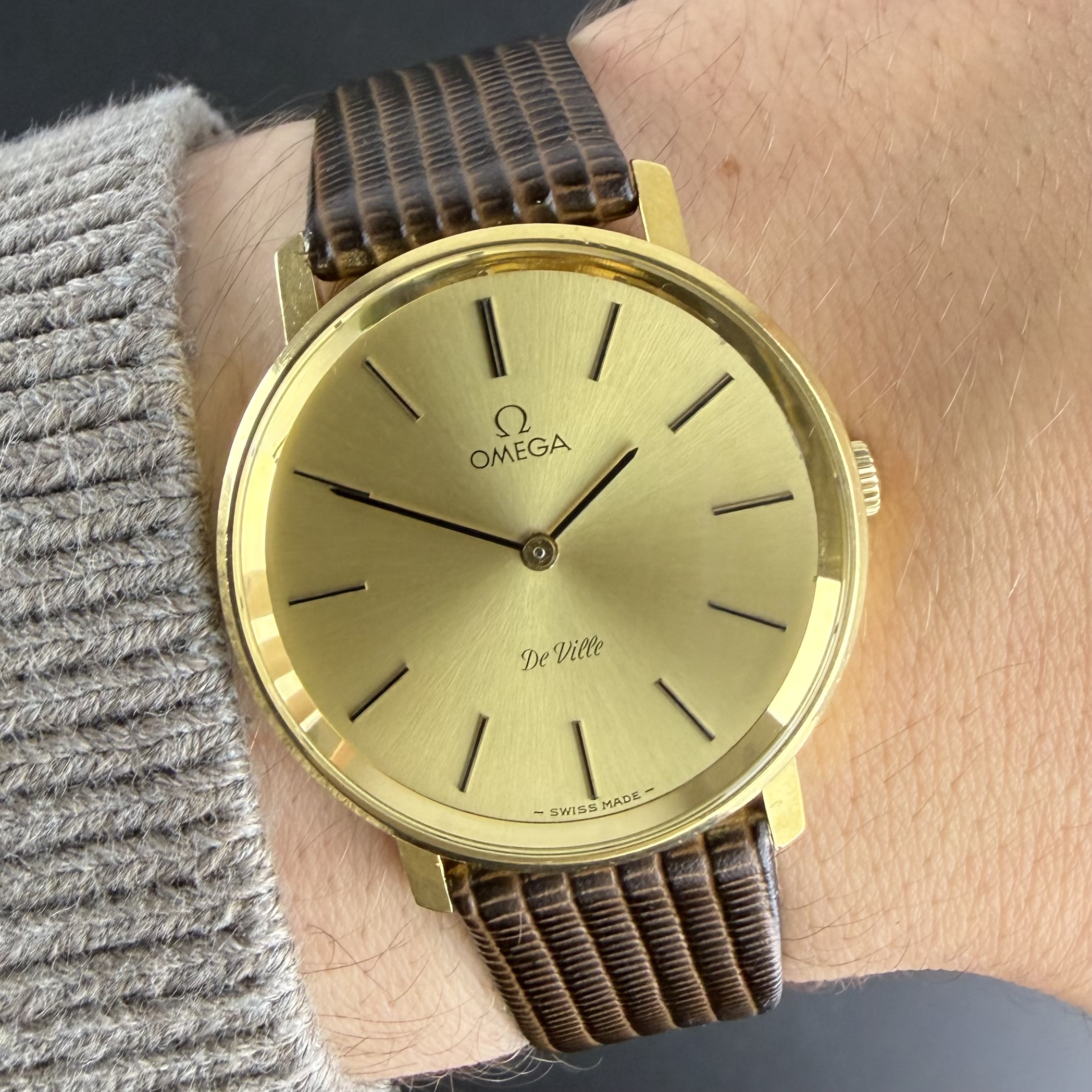 Vintage Omega De Ville 18k Solid Yellow Gold Manual Wind 111.0144 - 32,5mm - 1978