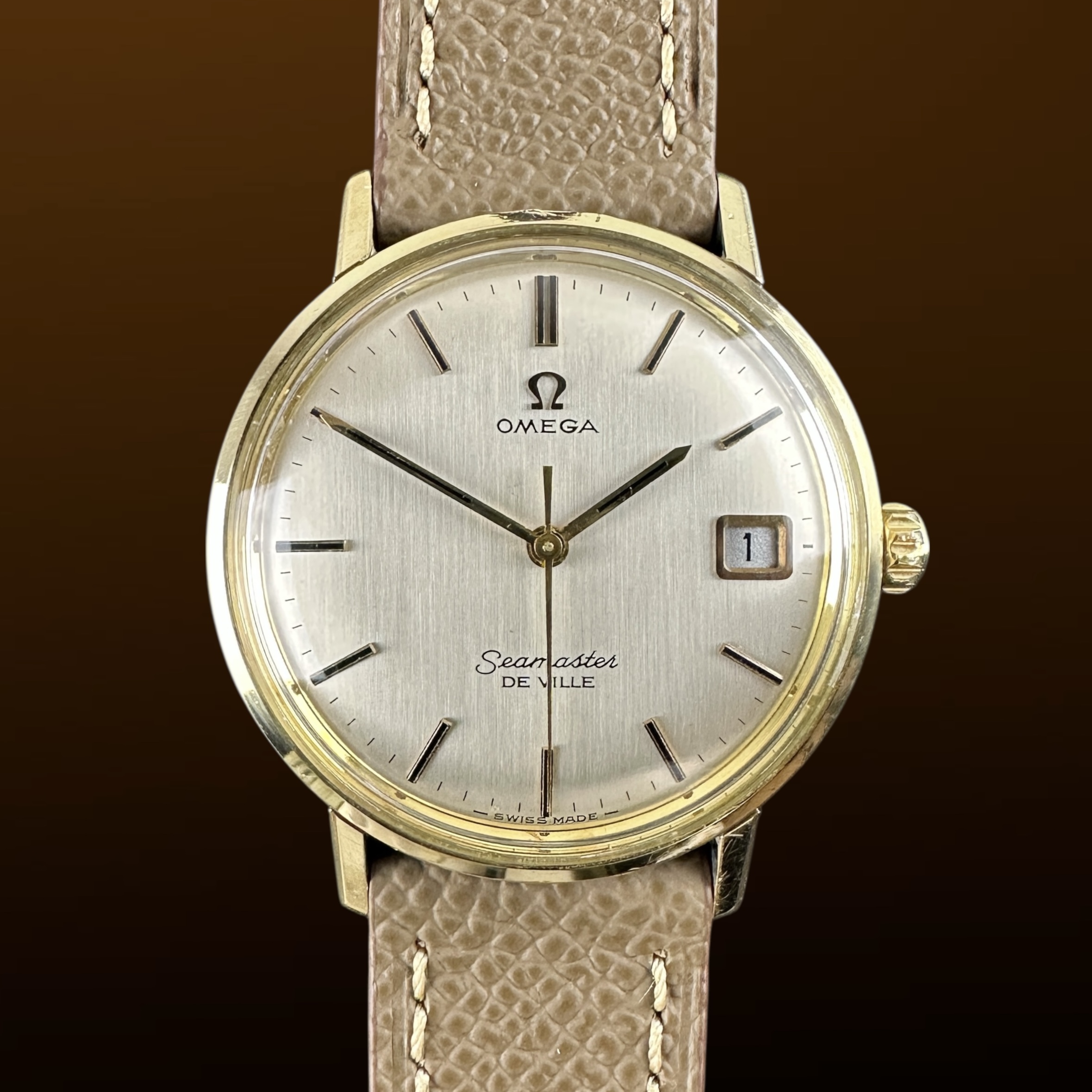 Vintage Omega Seamaster De Ville Linen dial 14k Gold Bezel 136.020 - 34,5mm - 1968