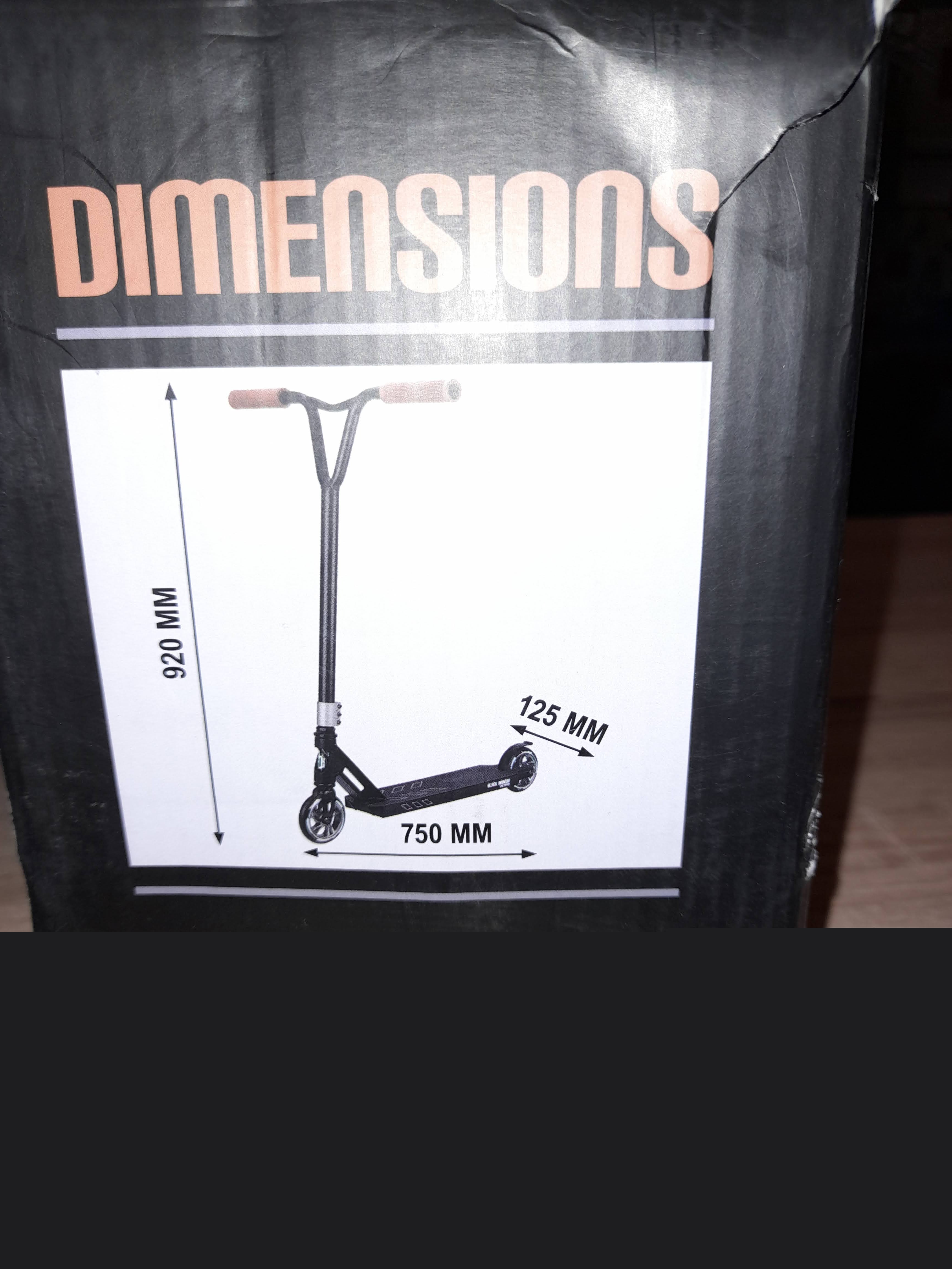 Black Dragon kaskadininkų paspirtukas.