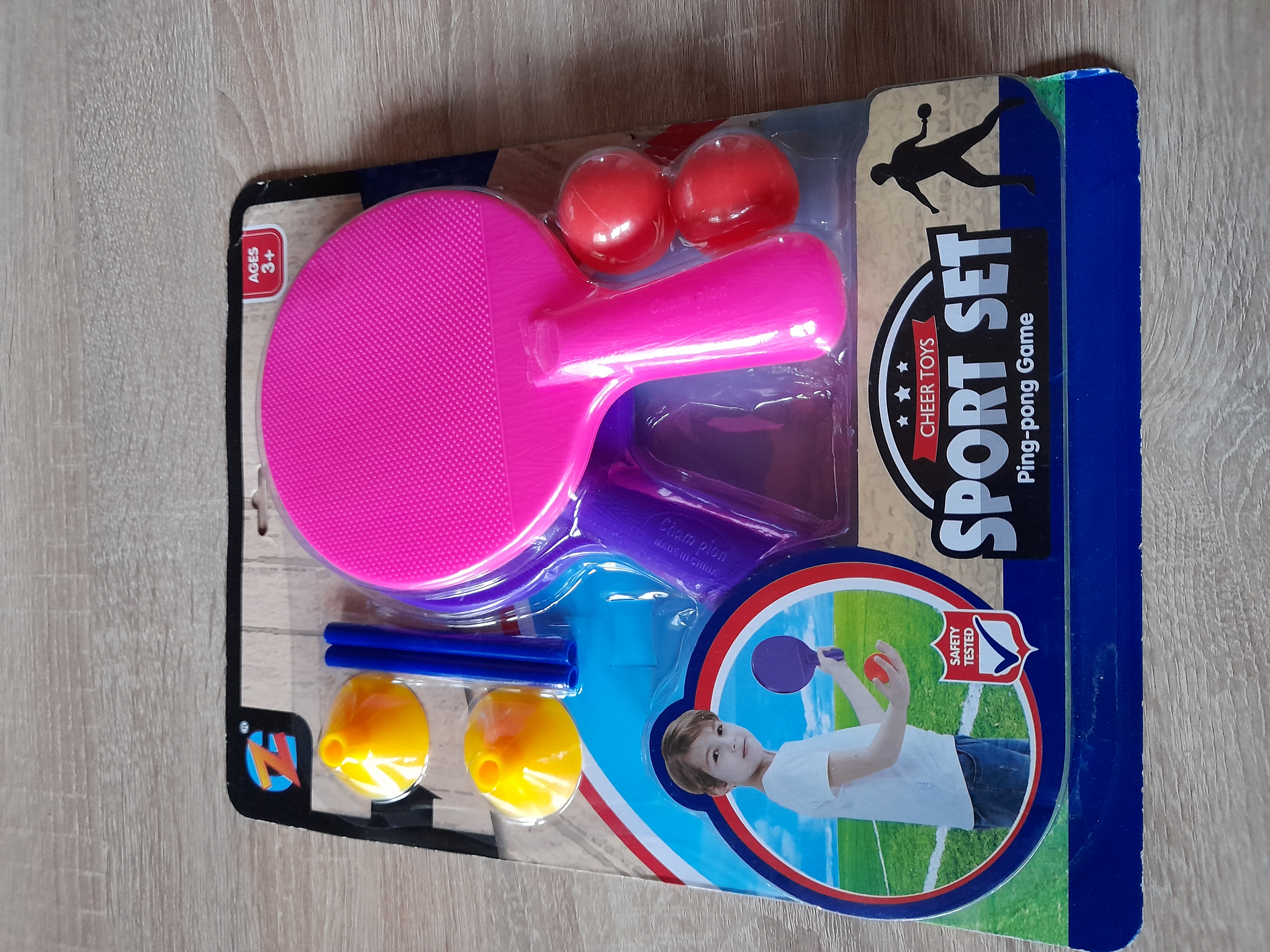 8 dalių stalo teniso rinkinys.