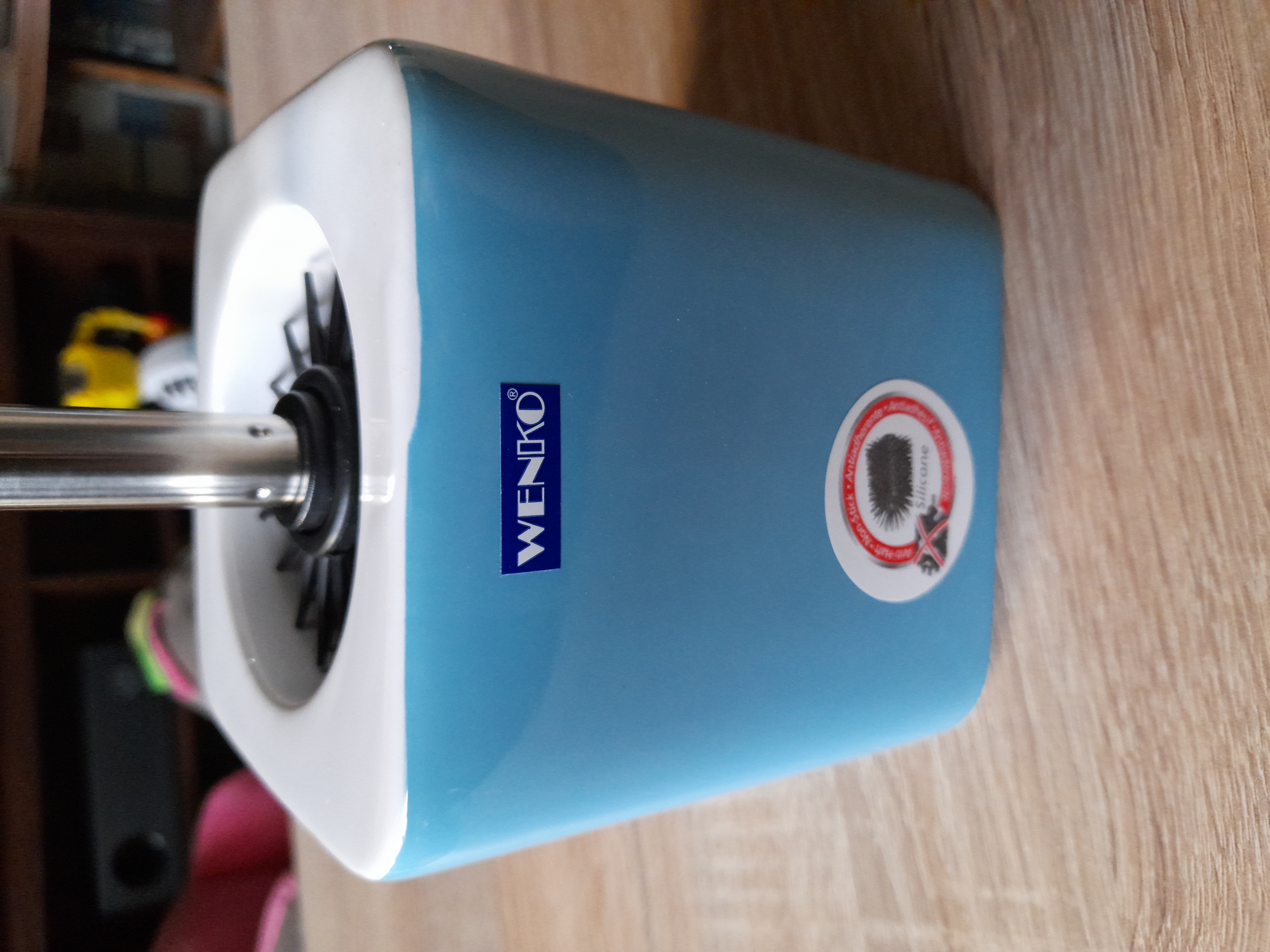 WENKO tualeto komplektas Elmo blue ceramic - klozeto šepetėlio laikiklis su silikoniniu šepetėliu, keraminis, 12 x 39,5 x 12 cm, mėlynas