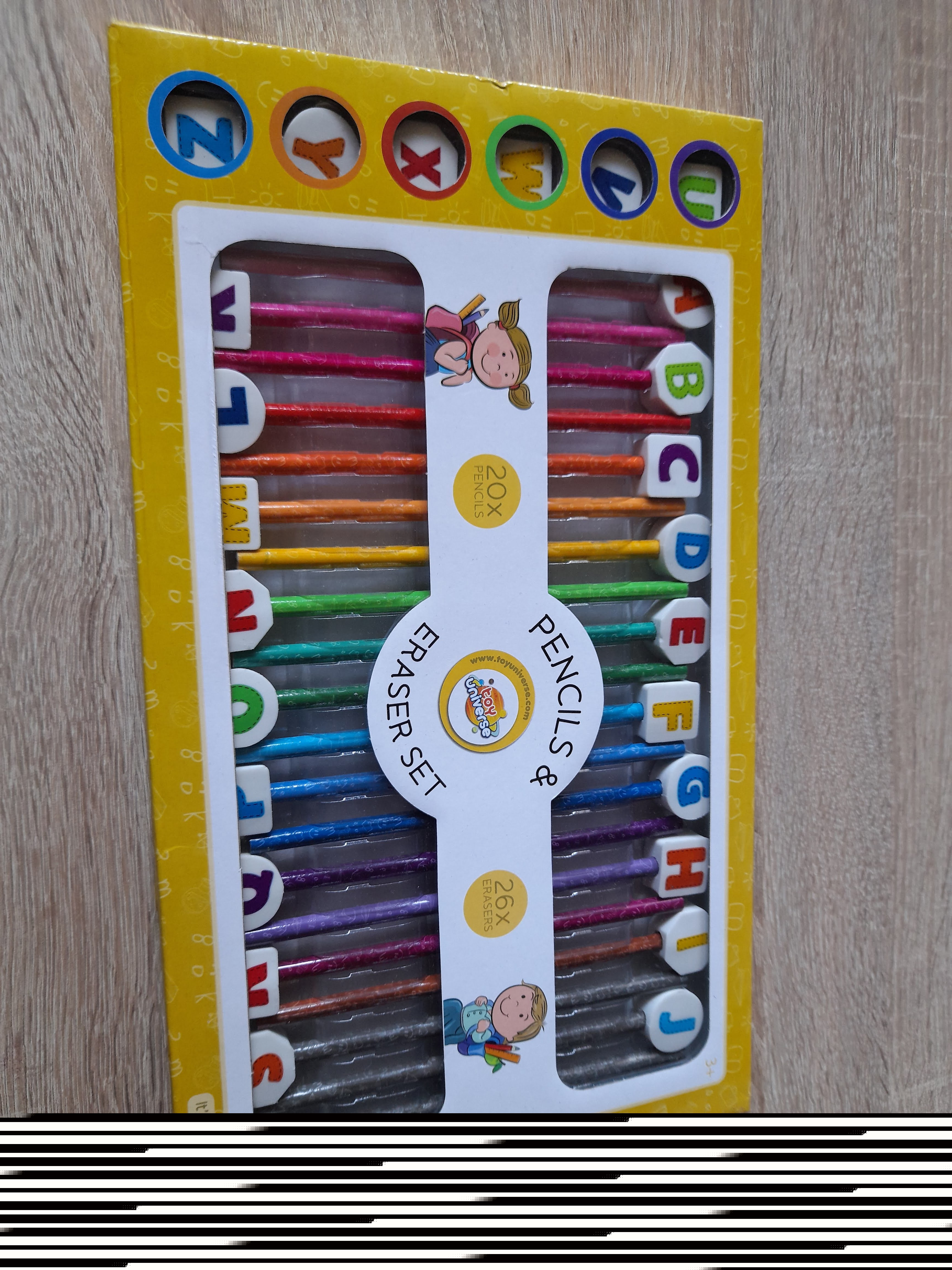 Pieštukai su trintukais, abėcėlė.