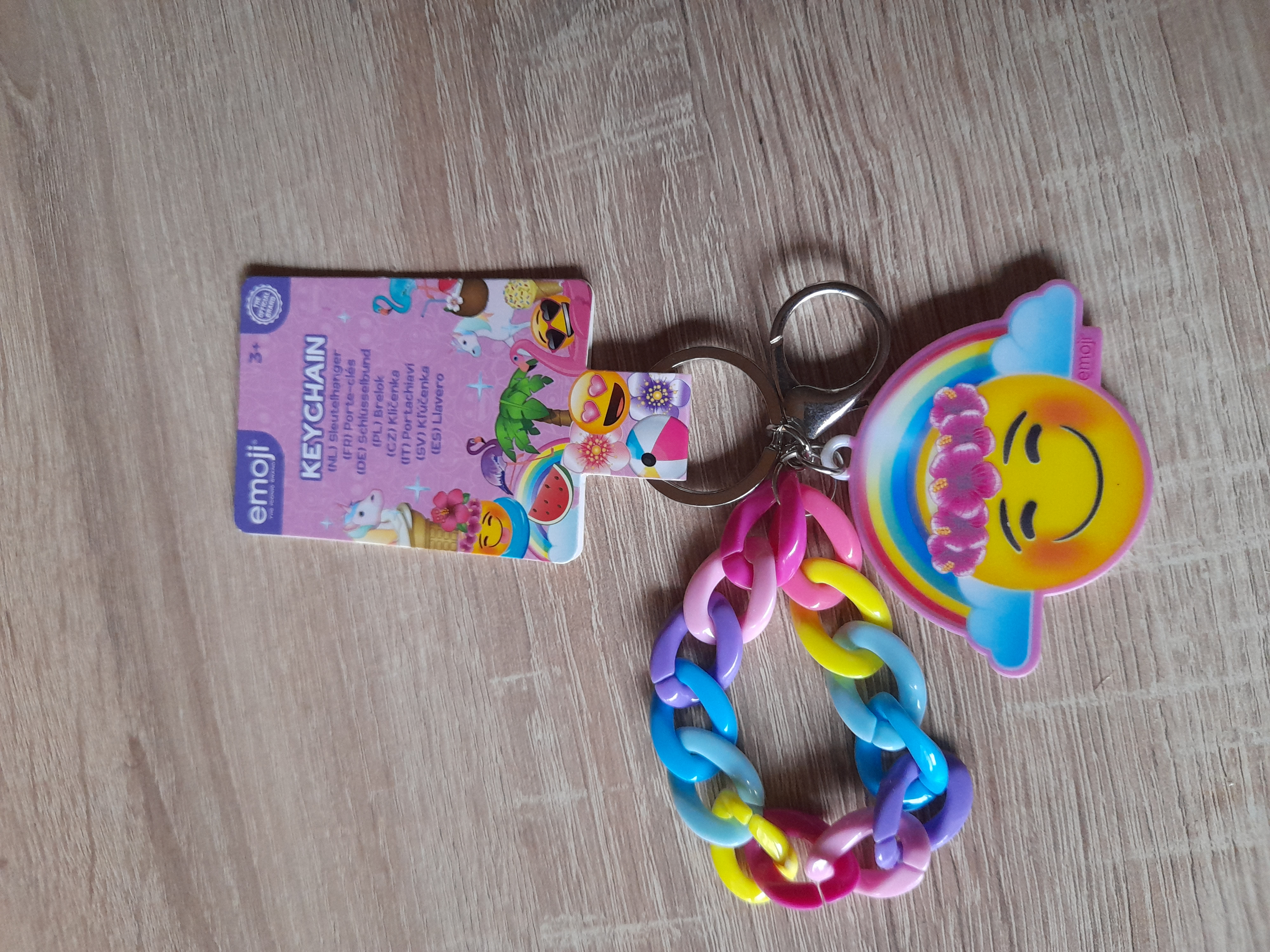 Durabo emoji raktų pakabukas su vaivorikštės grandinėlę.