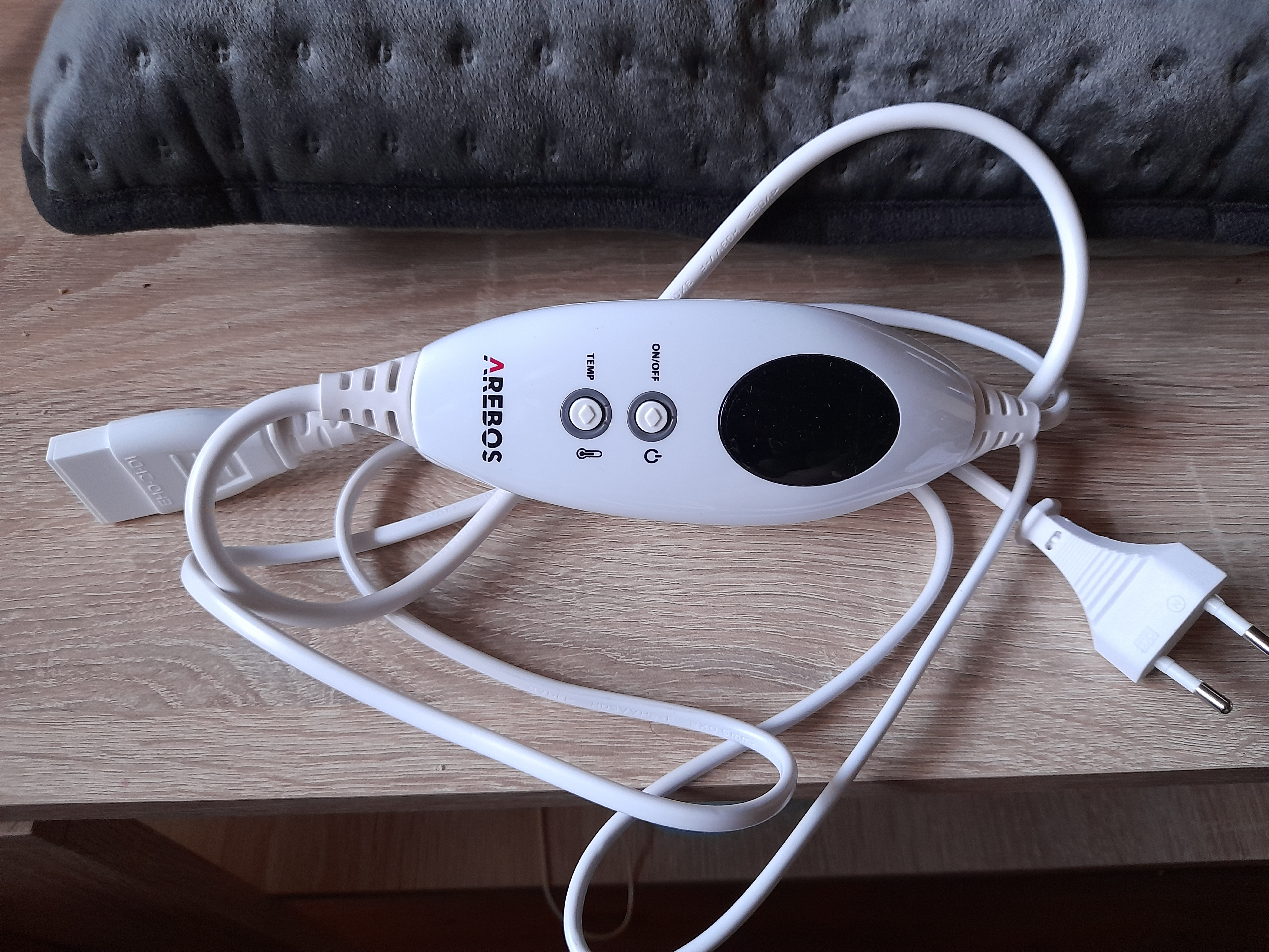 Arebos kūno šildymo padas – raminanti šiluma kaklui, pečiams, nugarai ir skrandžiui.