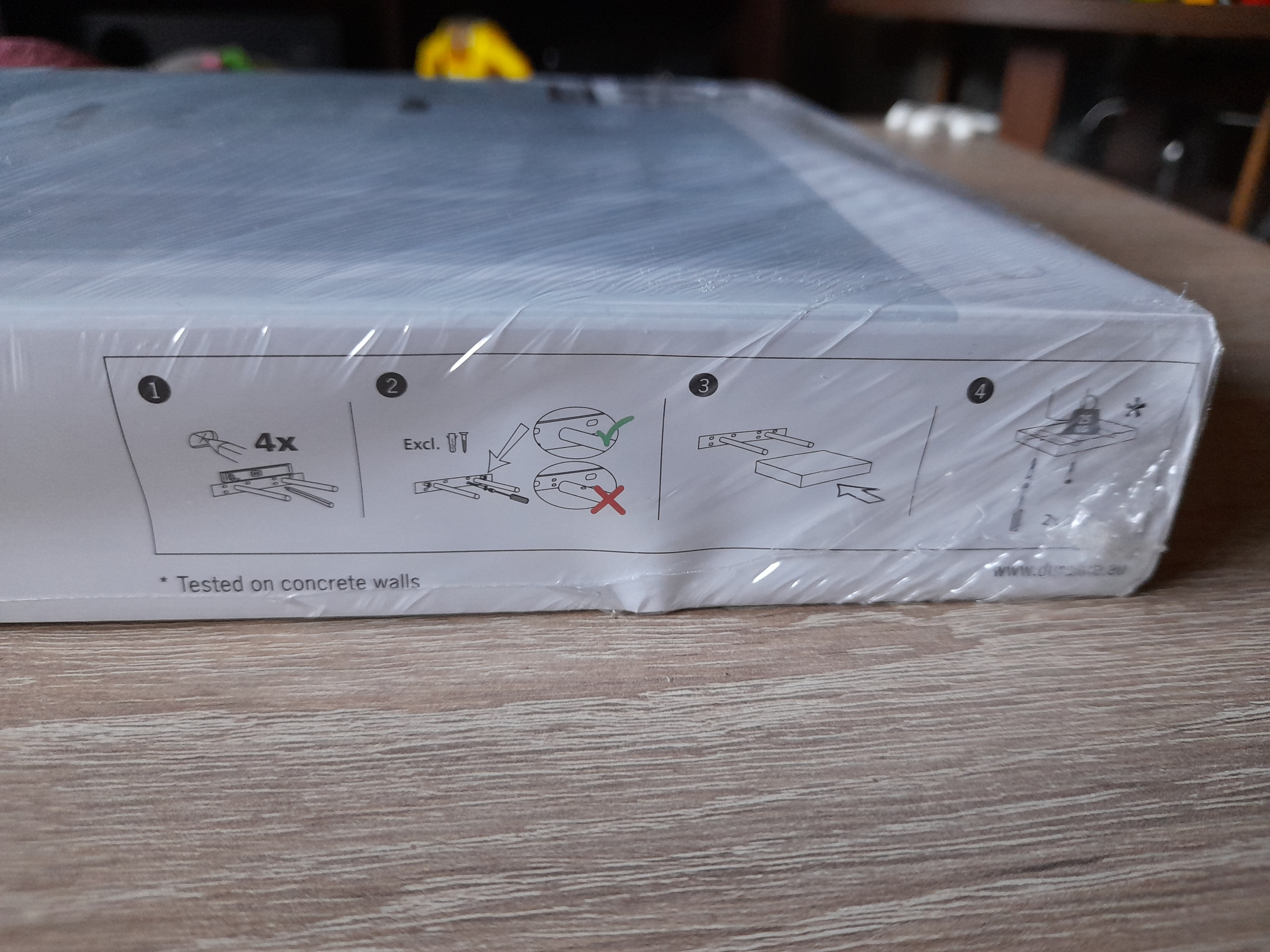 B! Baltai lakuota Easyfit lentyna