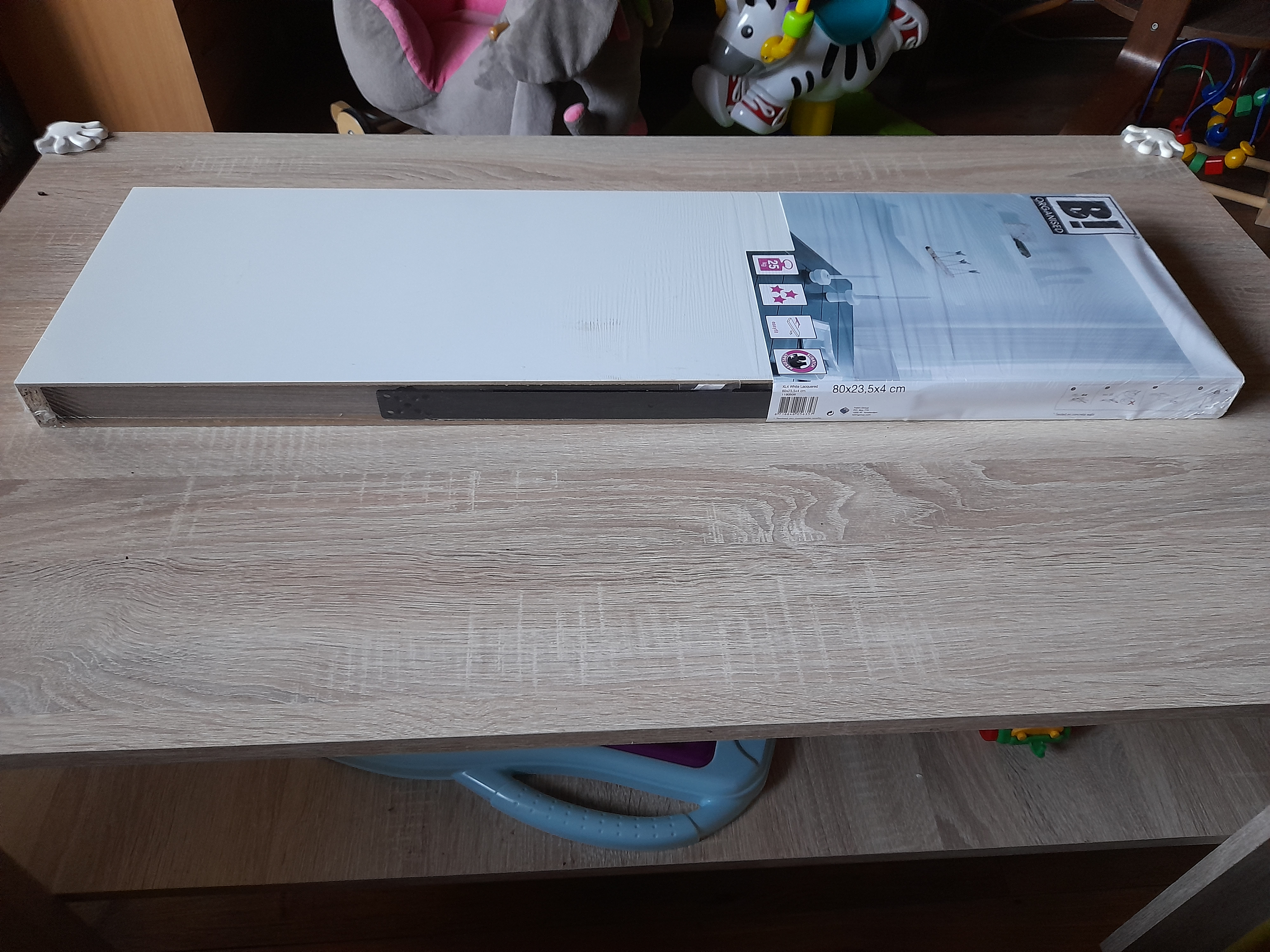 B! Baltai lakuota Easyfit lentyna