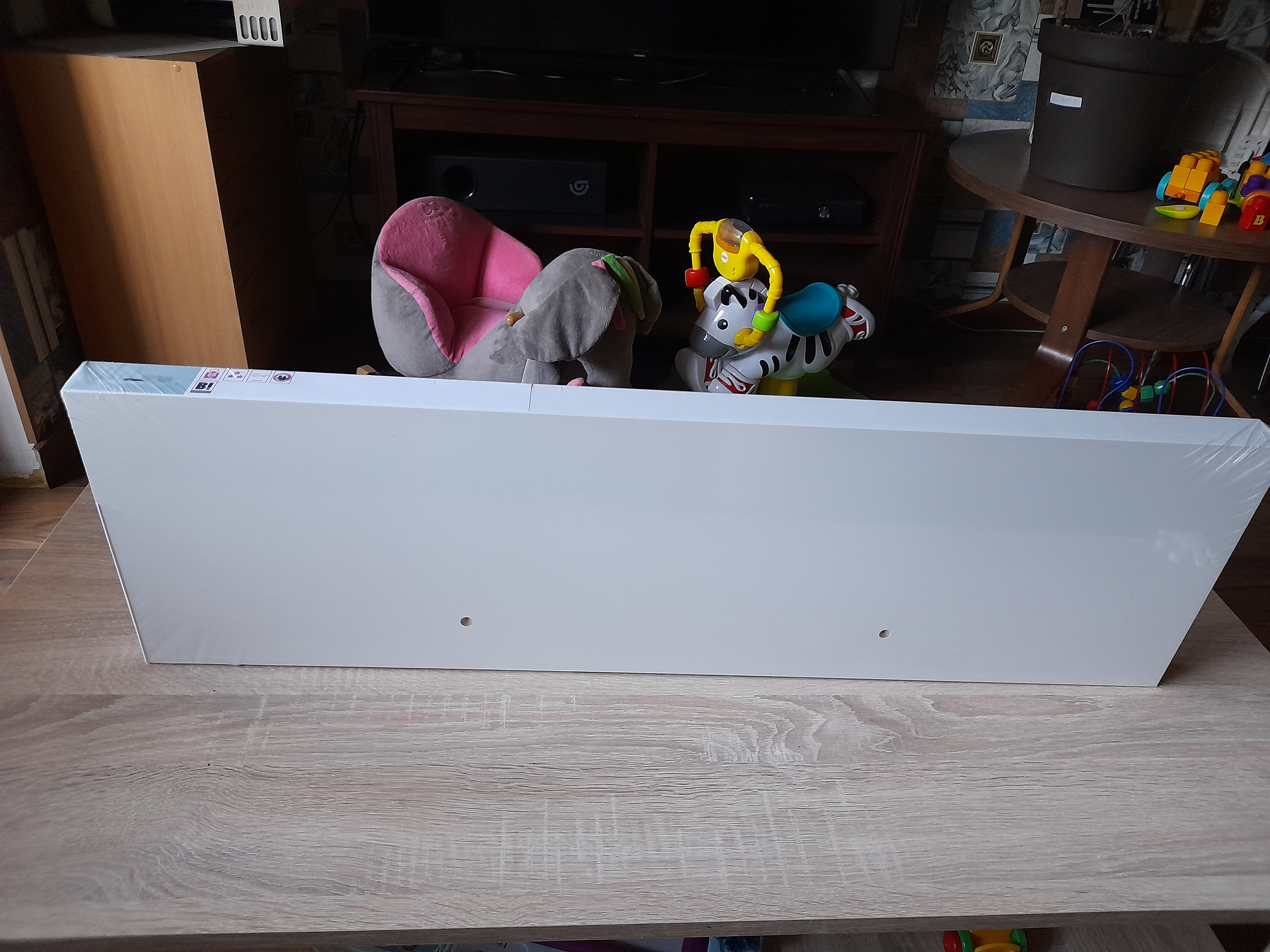 B! Baltai lakuota Easyfit lentyna