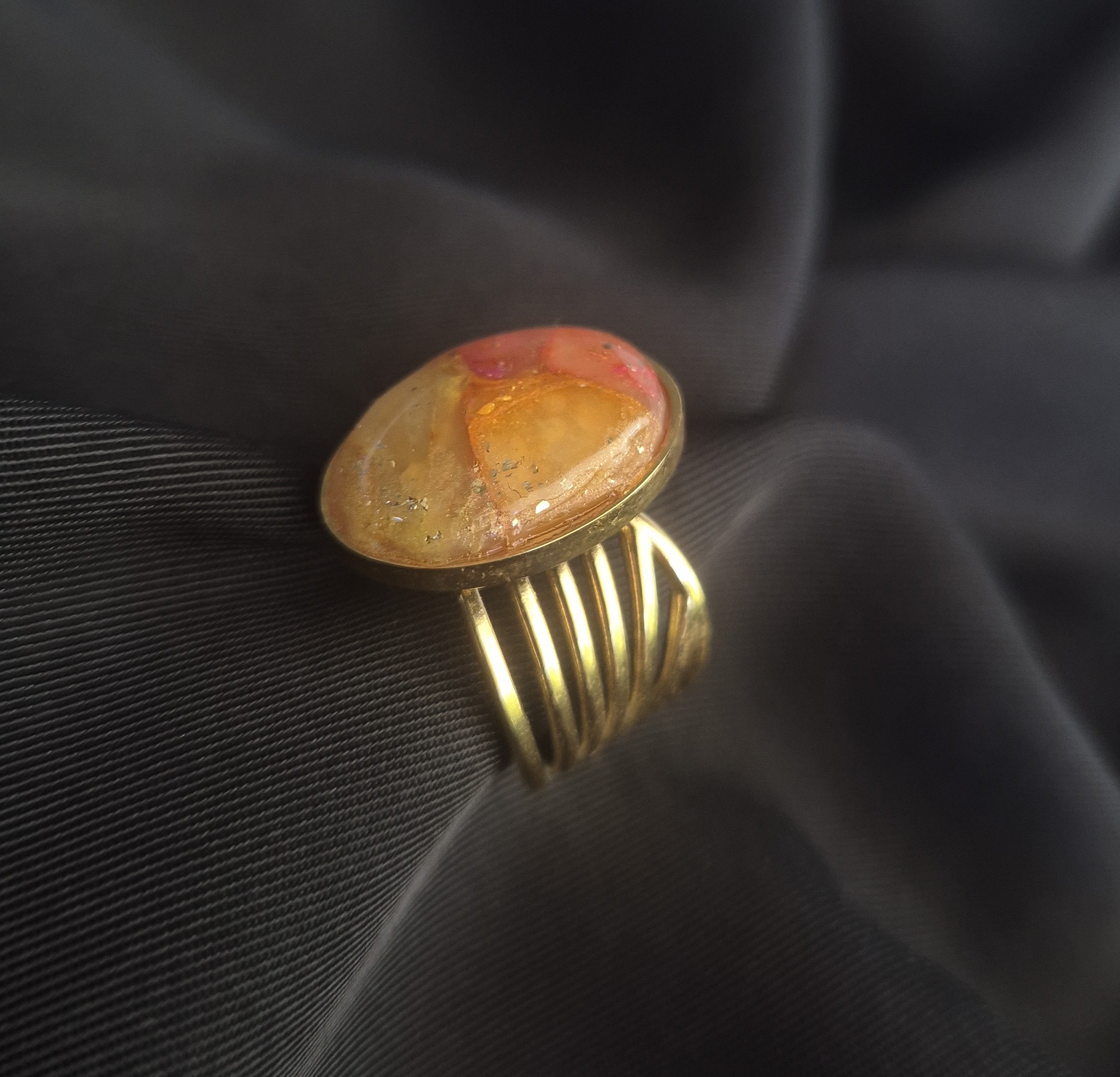 Bague ovale ajustable – acier inoxydable doré à l’or fin 24K