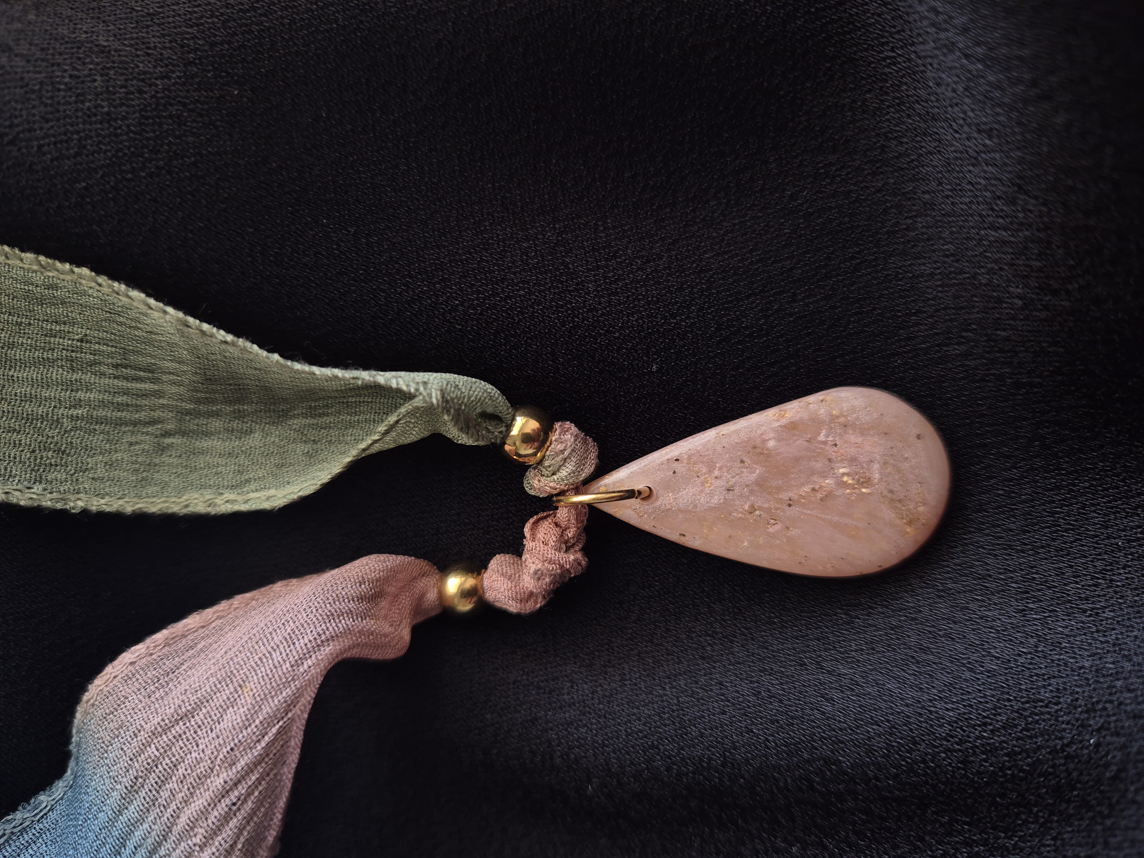 Collier ruban de soie