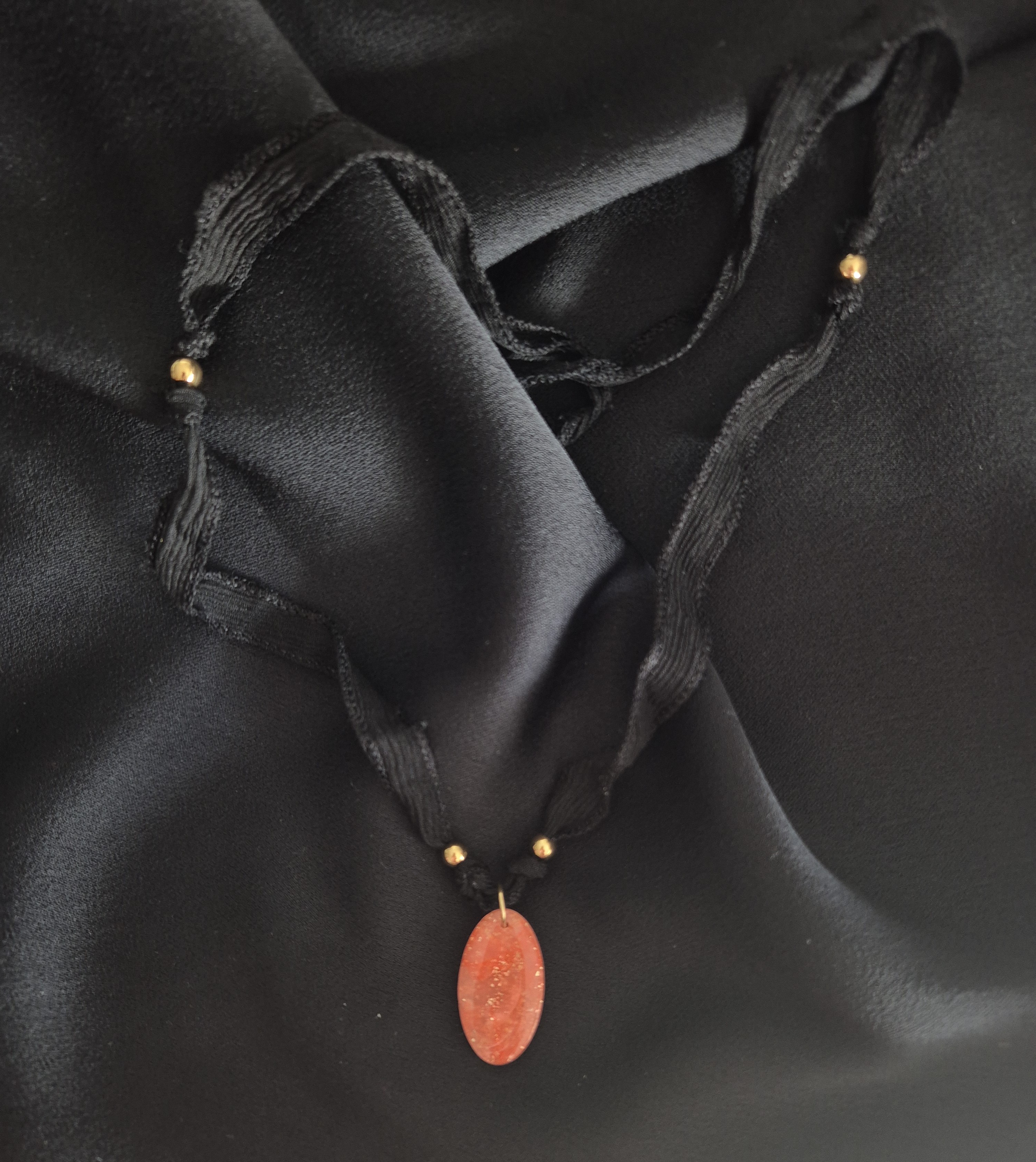 Collier ruban de soie
