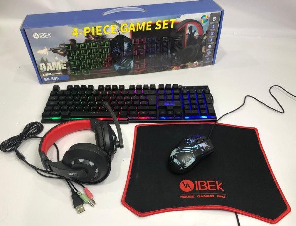 Kit Gamer Teclado + Mouse + Auricular + Pad 4 En 1 Ibek Color del teclado Negro