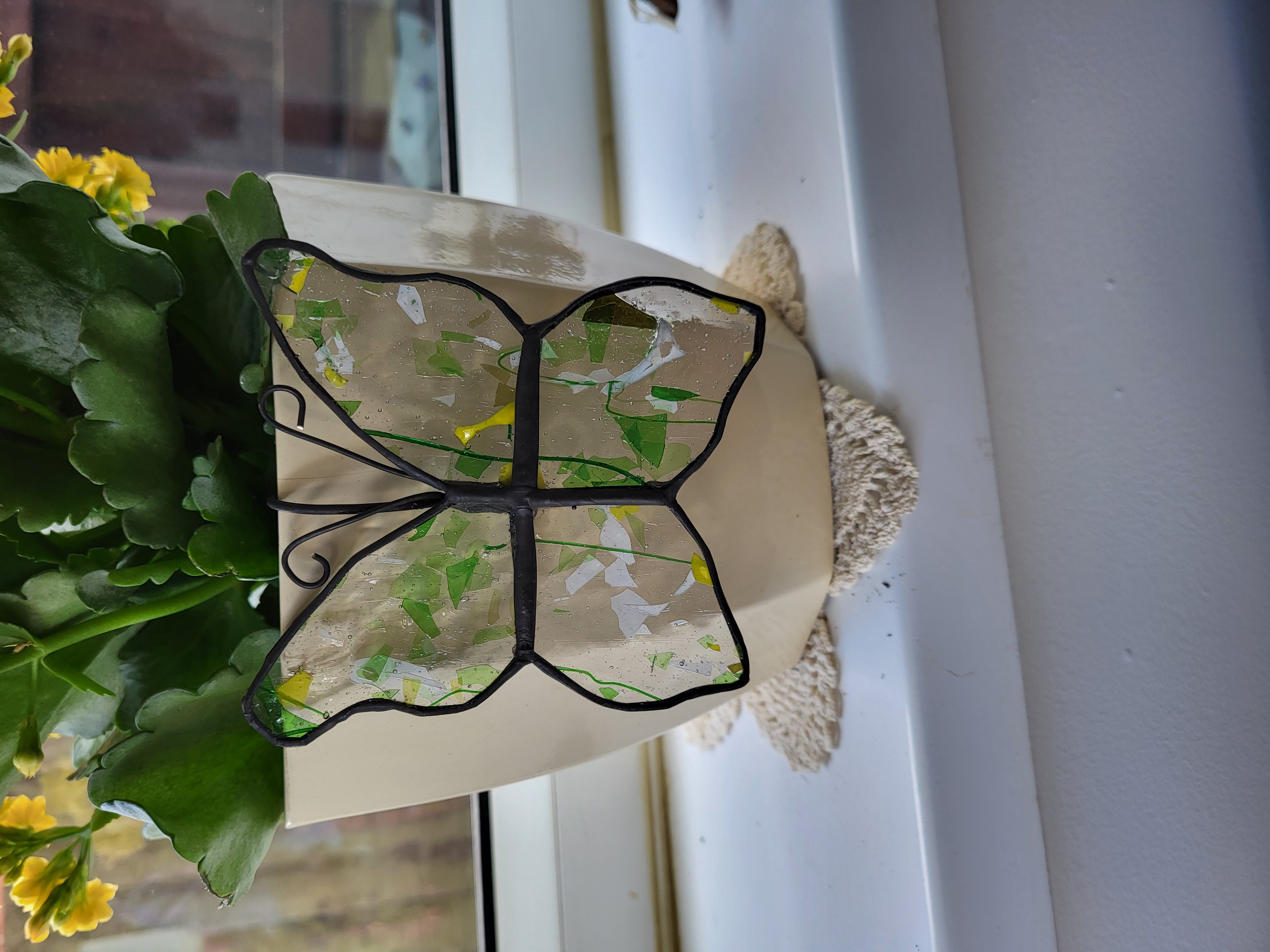 Butterfly plant pot hugger
